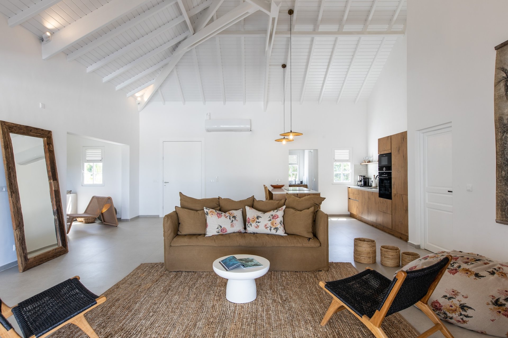 Villa Les Oliviers, a Four-Bedroom Terres Basses Retreat with Private Pool and Koi-Pond Calm - Photo 23