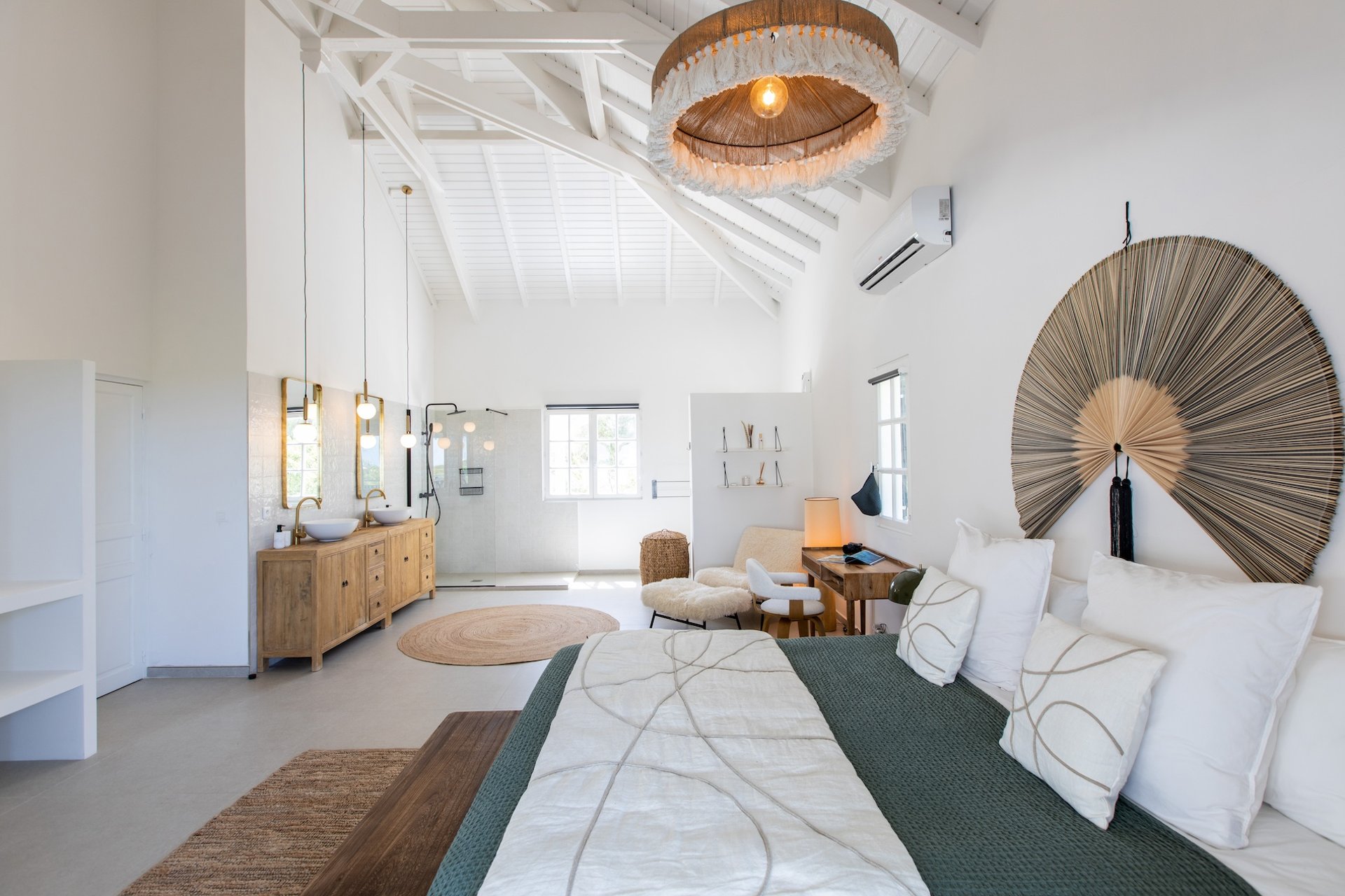 Villa Les Oliviers, a Four-Bedroom Terres Basses Retreat with Private Pool and Koi-Pond Calm - Photo 28