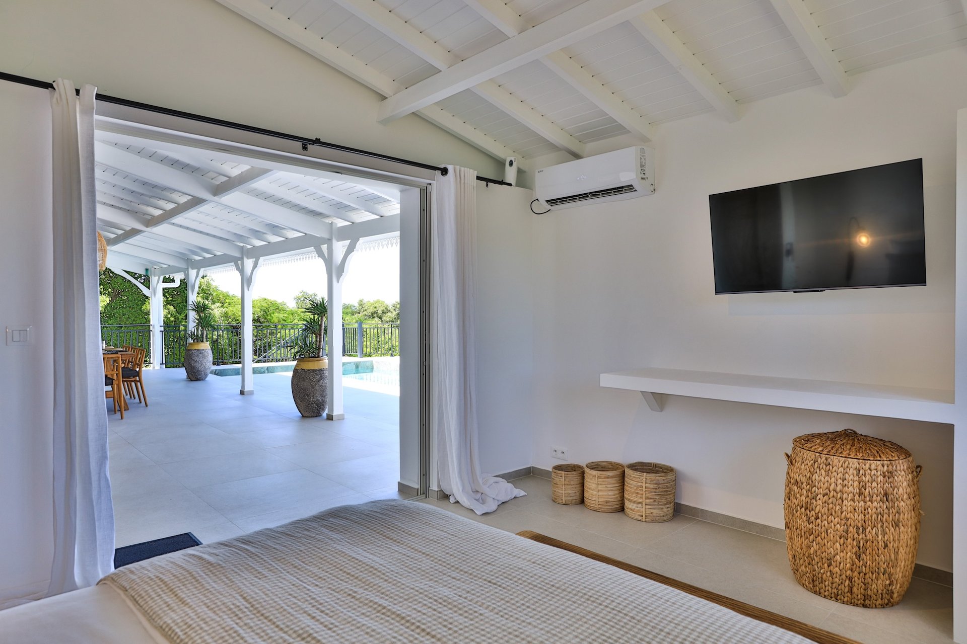 Villa Les Oliviers, a Four-Bedroom Terres Basses Retreat with Private Pool and Koi-Pond Calm - Photo 32