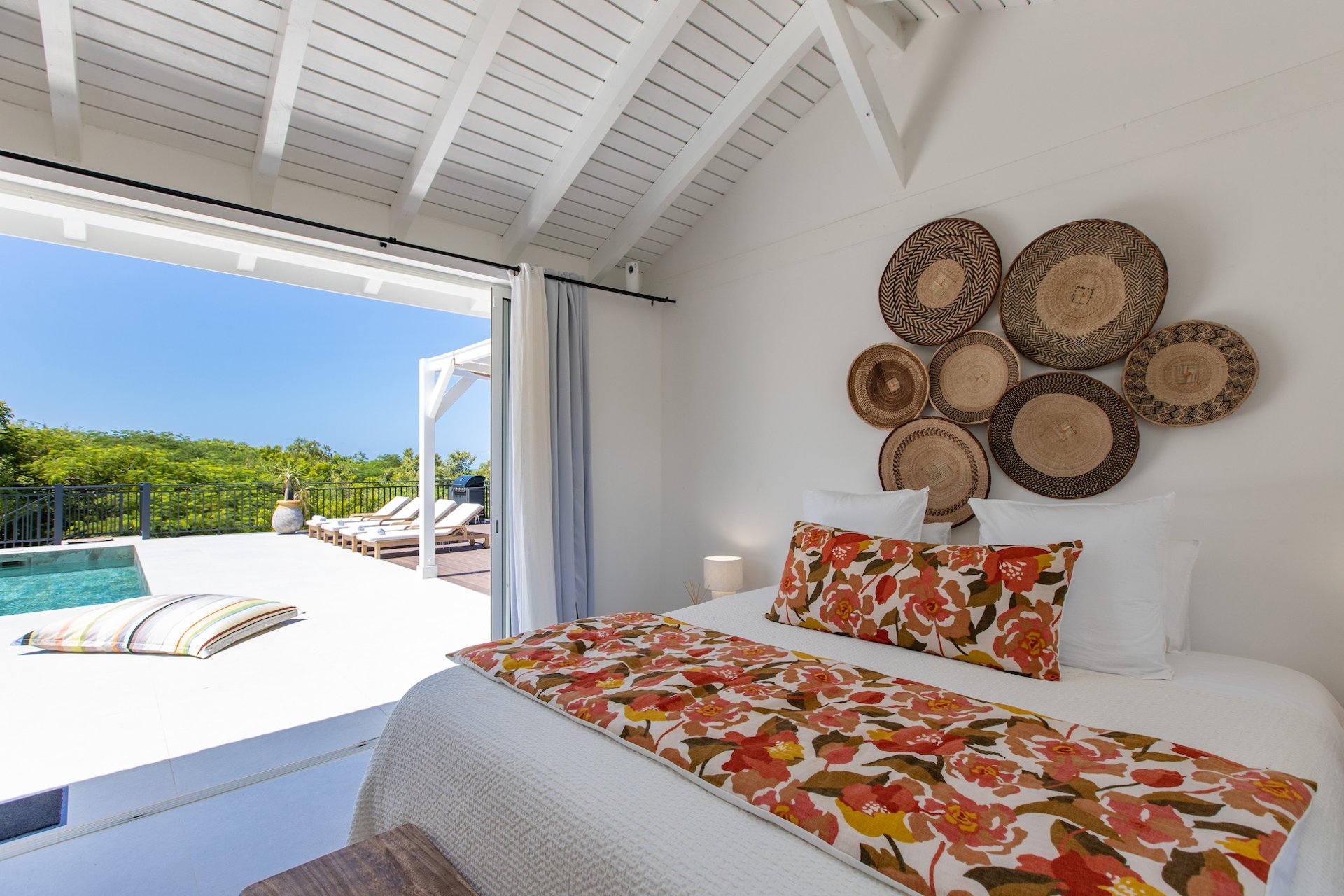 Villa Les Oliviers, a Four-Bedroom Terres Basses Retreat with Private Pool and Koi-Pond Calm - Photo 36