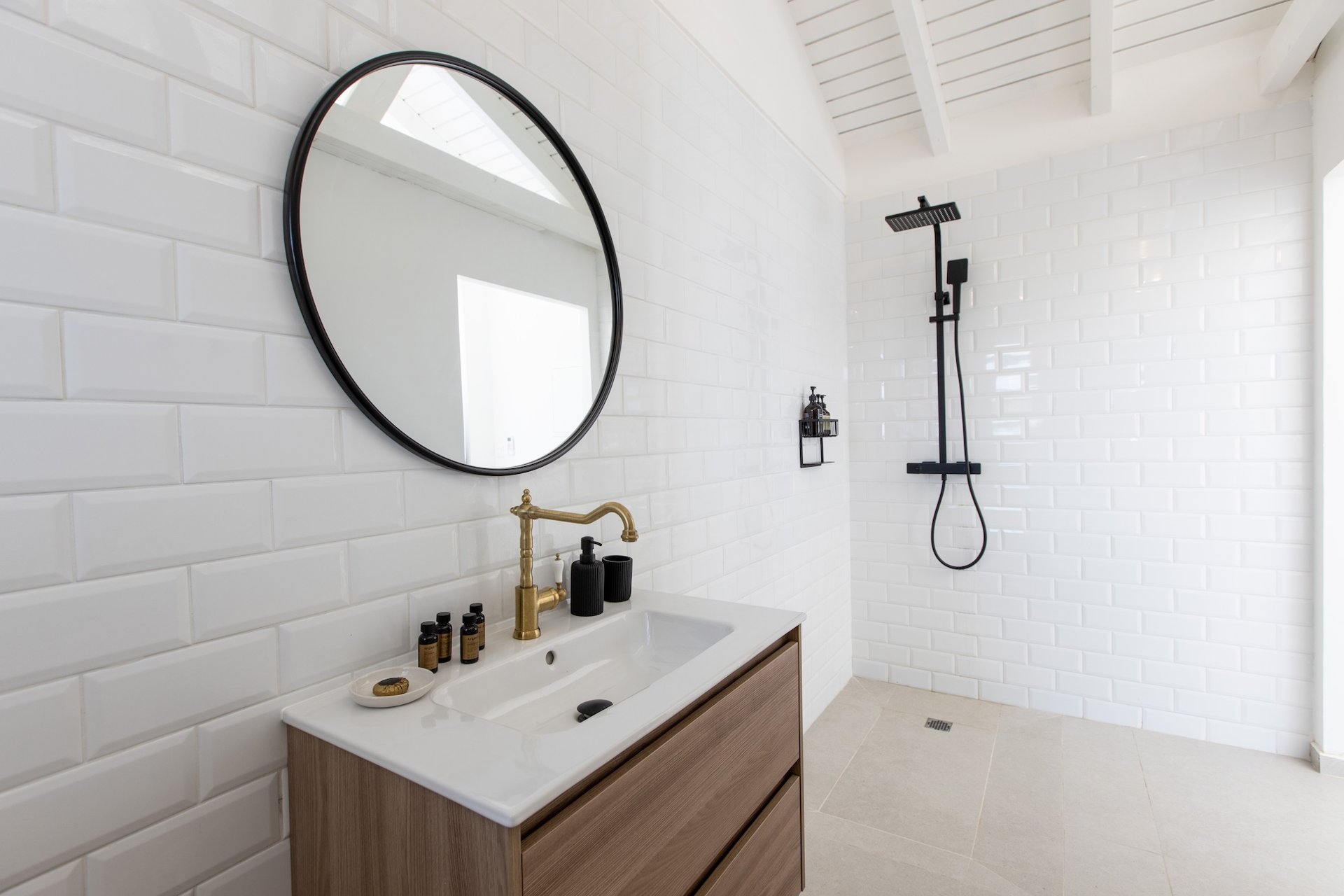 Villa Les Oliviers, a Four-Bedroom Terres Basses Retreat with Private Pool and Koi-Pond Calm - Photo 40