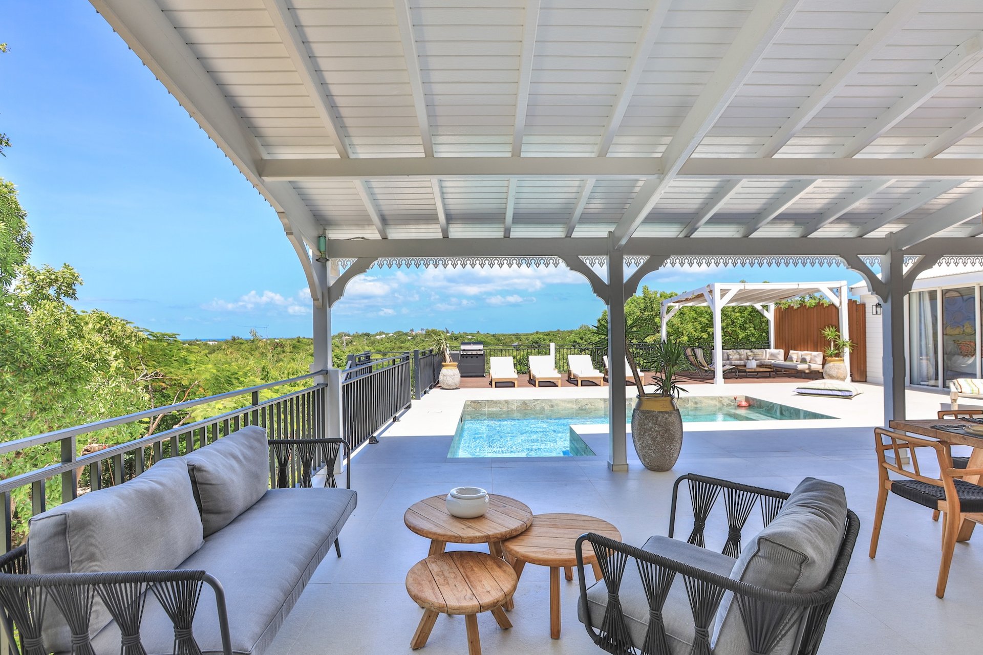 Villa Les Oliviers, a Four-Bedroom Terres Basses Retreat with Private Pool and Koi-Pond Calm - Photo 7