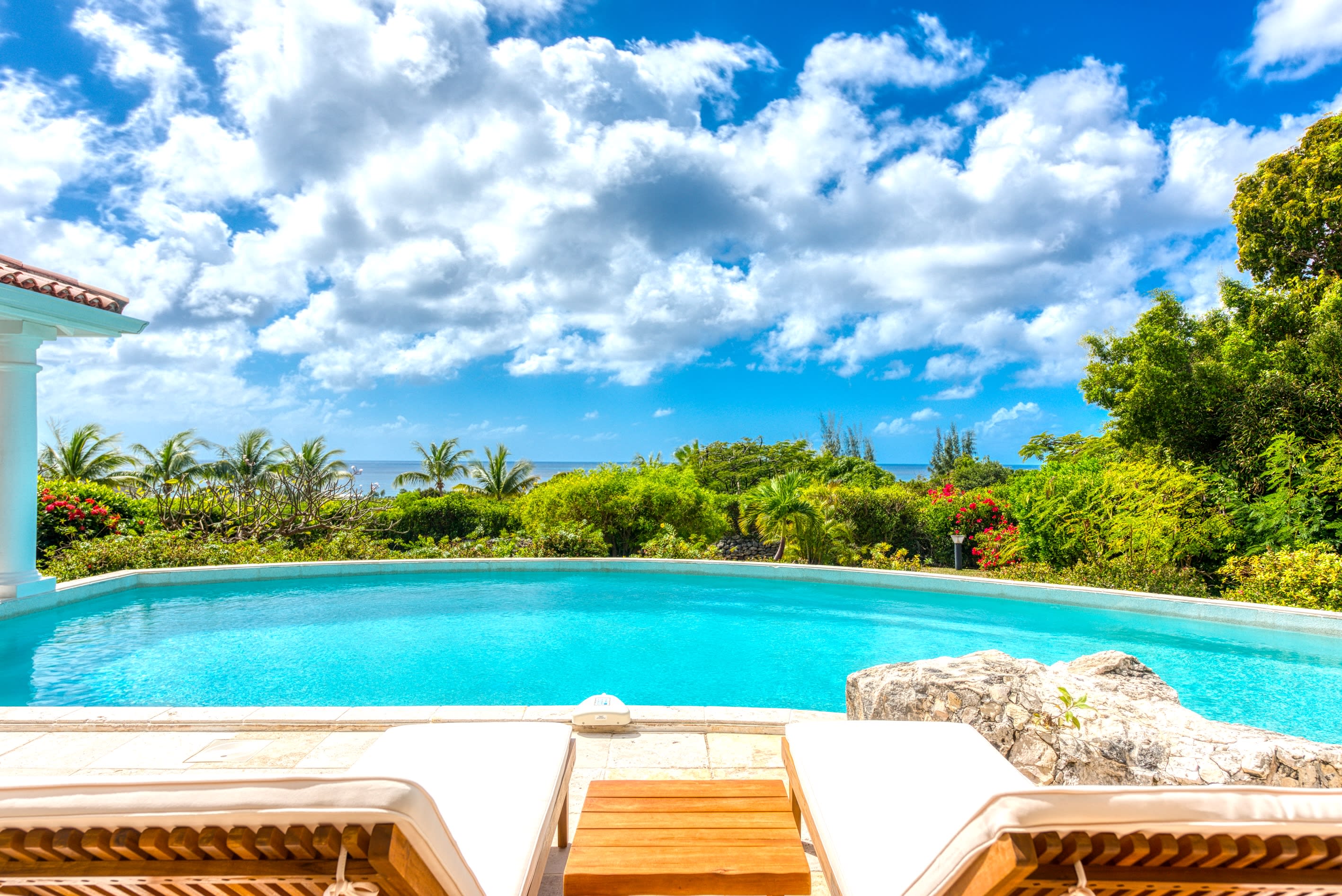 Villa Lune de Miel, A Romantic Two Bedroom Sea View Retreat in Terres Basses - Photo 15