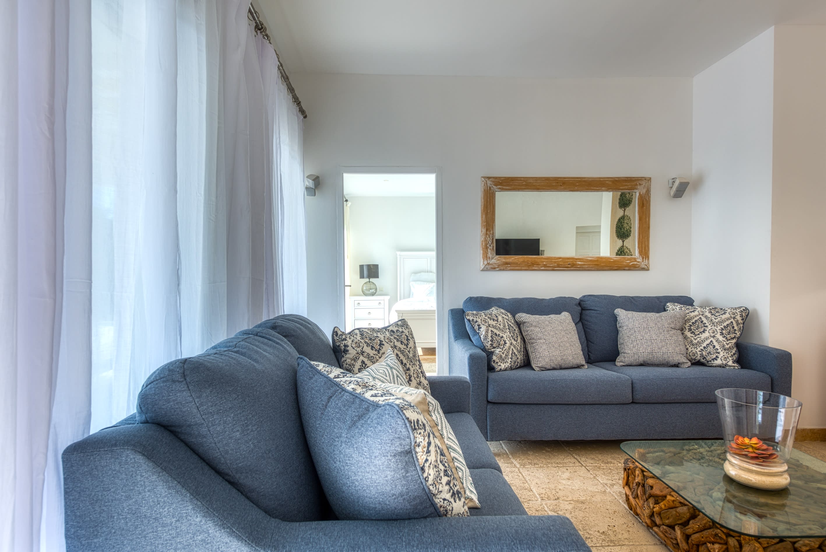 Villa Lune de Miel, A Romantic Two Bedroom Sea View Retreat in Terres Basses - Photo 27