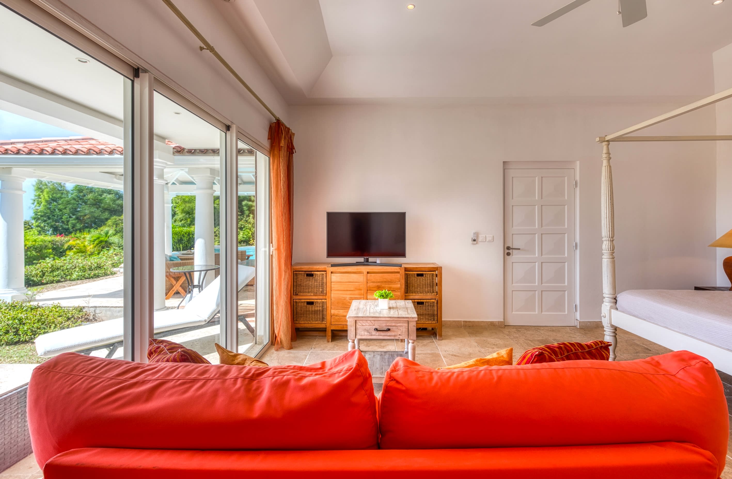 Villa Lune de Miel, A Romantic Two Bedroom Sea View Retreat in Terres Basses - Photo 30