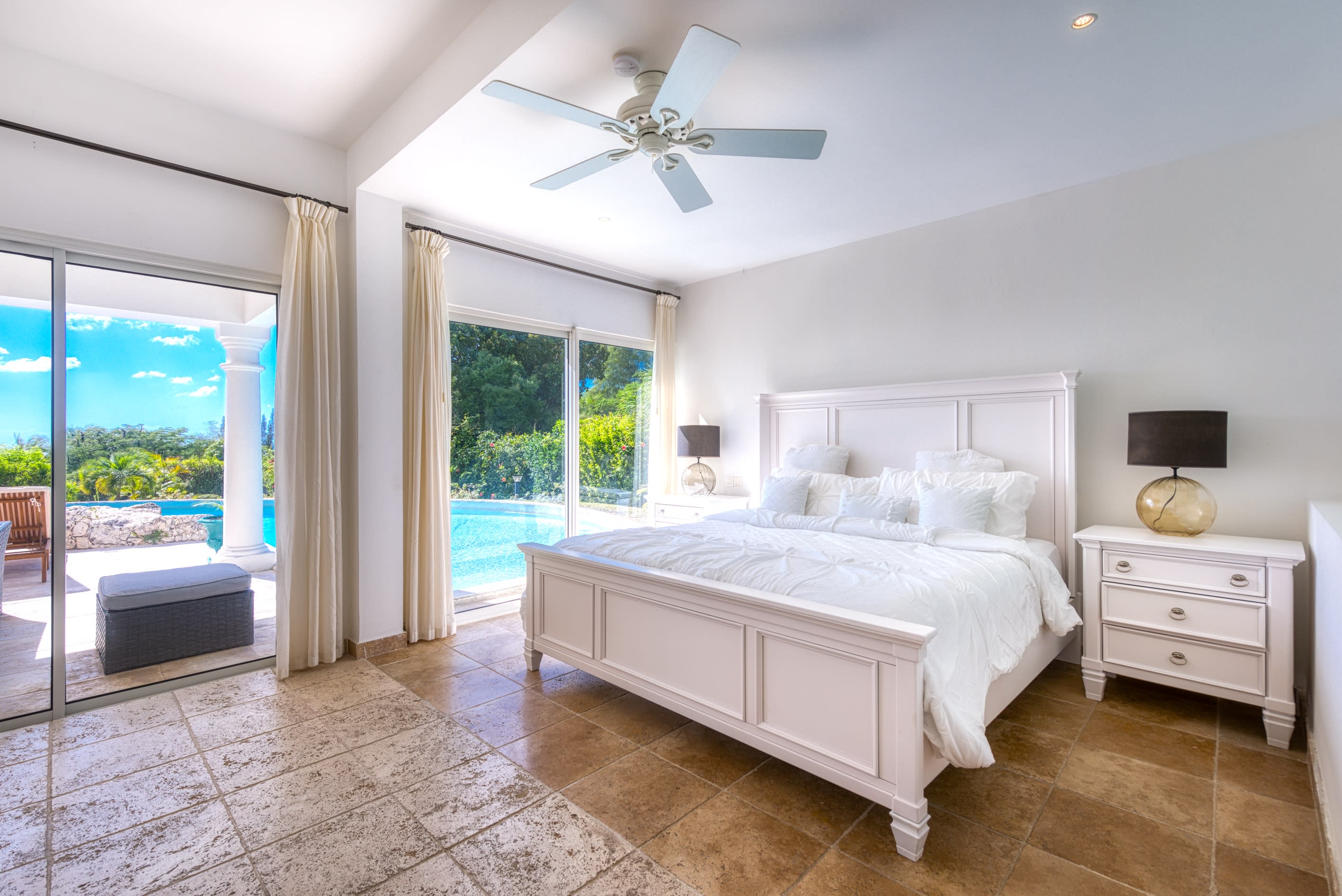 Villa Lune de Miel, A Romantic Two Bedroom Sea View Retreat in Terres Basses - Photo 35