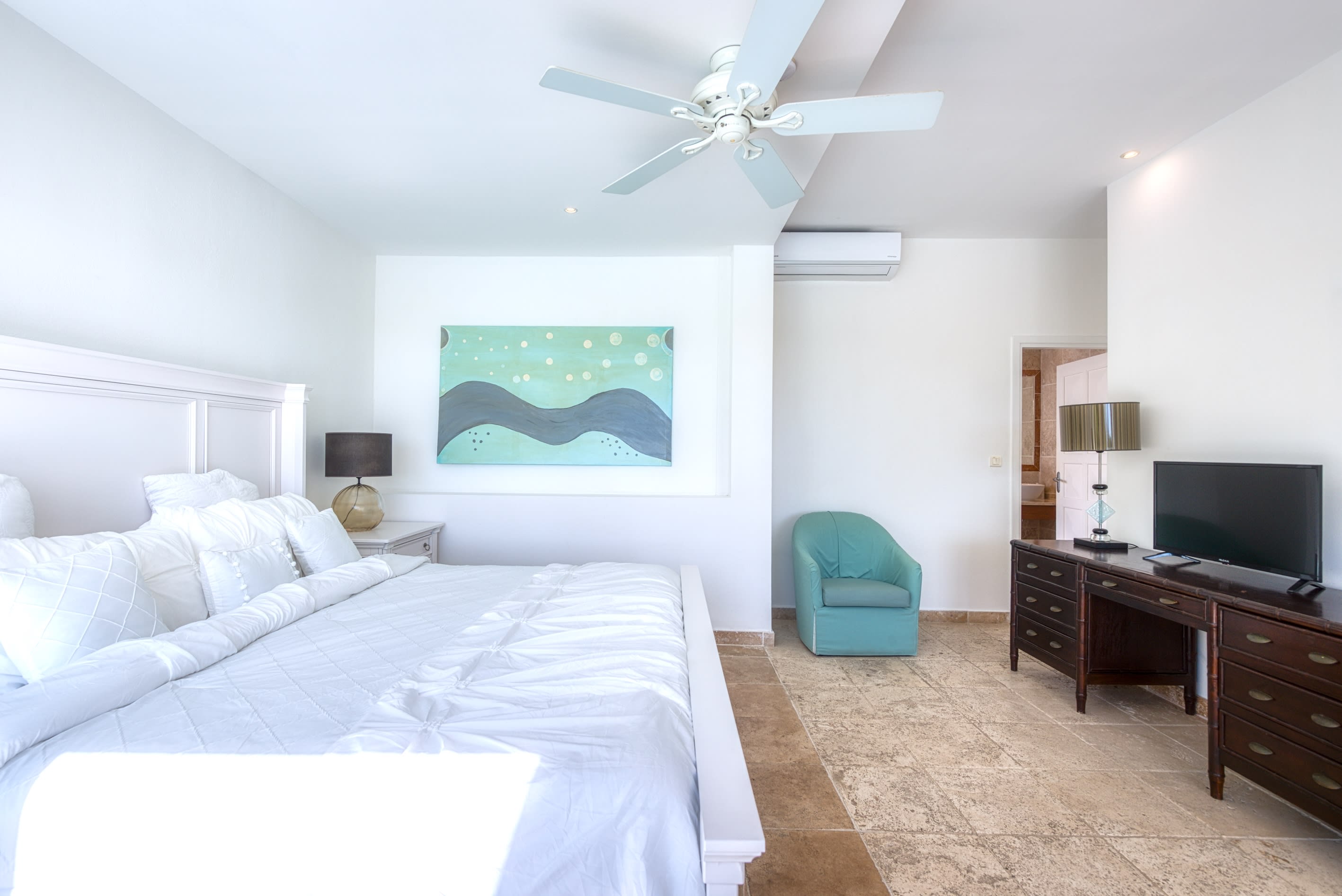 Villa Lune de Miel, A Romantic Two Bedroom Sea View Retreat in Terres Basses - Photo 37