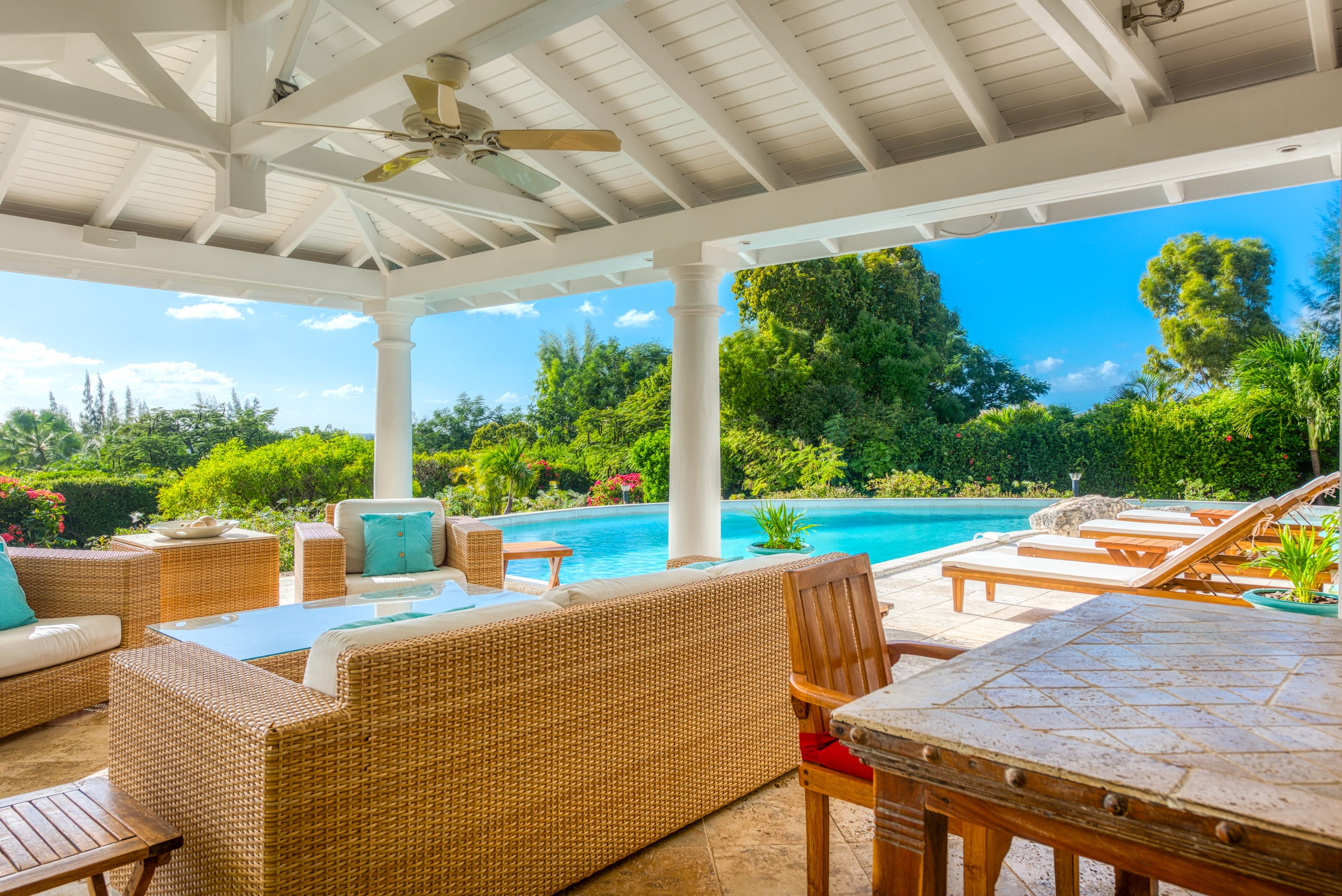 Villa Lune de Miel, A Romantic Two Bedroom Sea View Retreat in Terres Basses Gallery 3