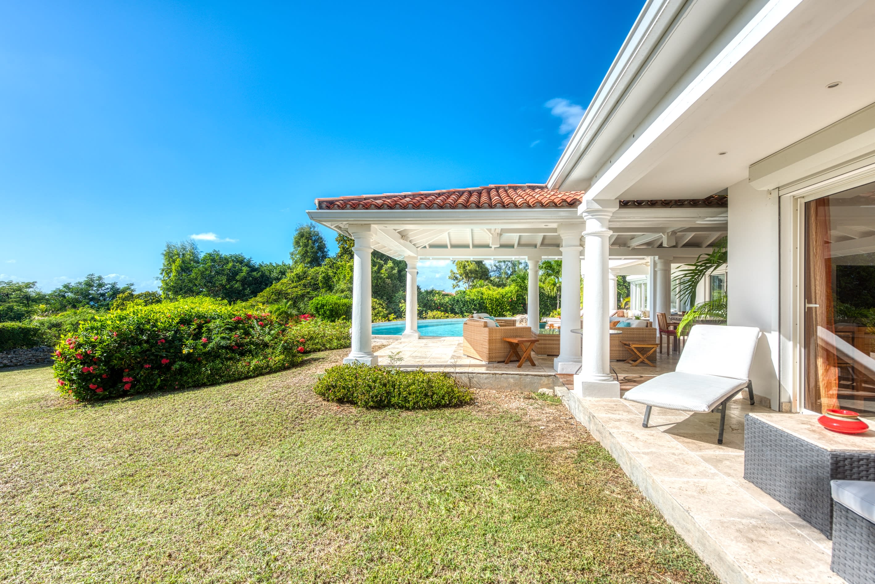 Villa Lune de Miel, A Romantic Two Bedroom Sea View Retreat in Terres Basses - Photo 44