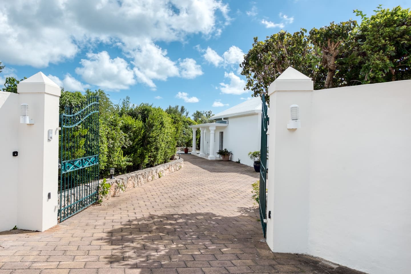 Villa Lune de Miel, A Romantic Two Bedroom Sea View Retreat in Terres Basses - Photo 46