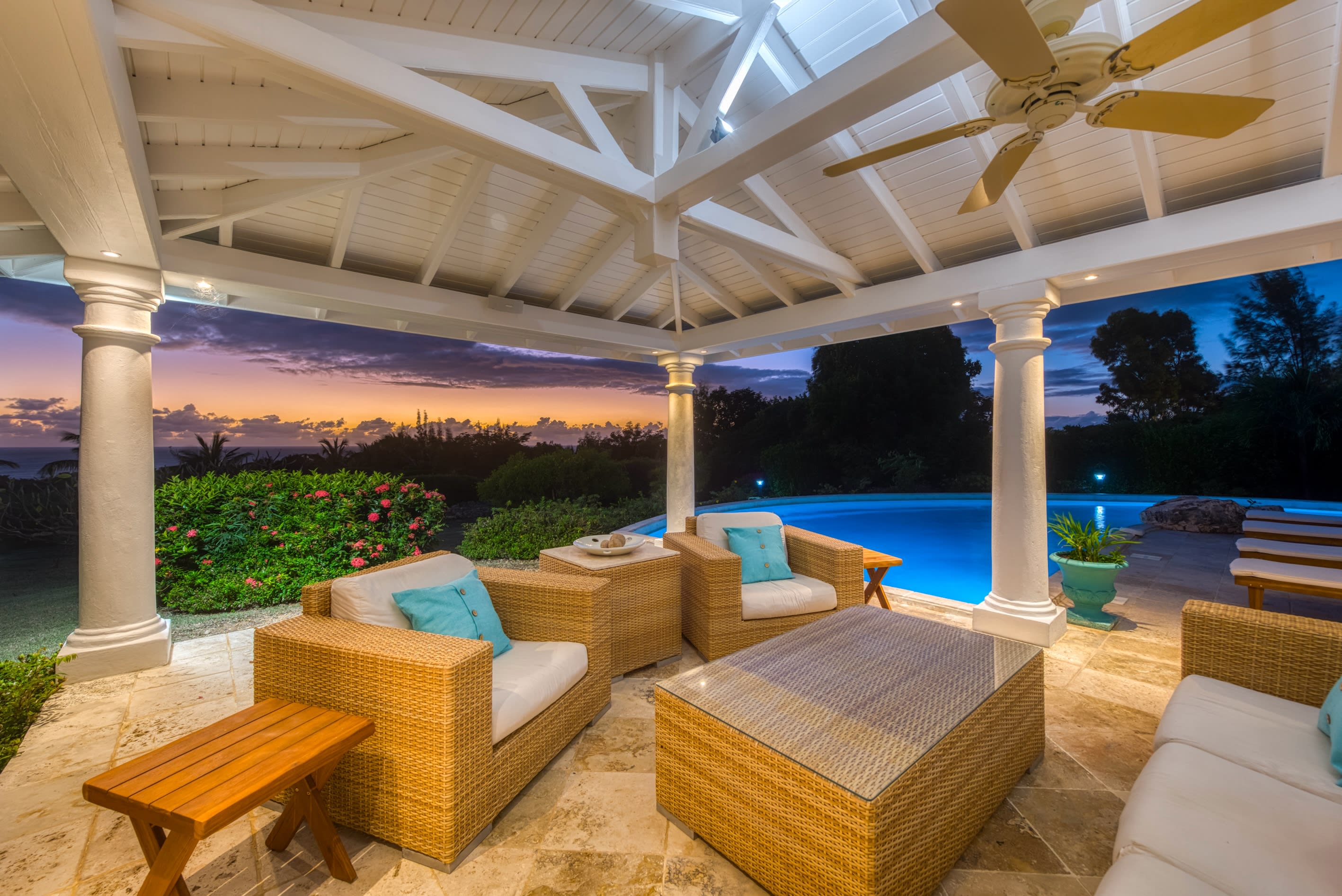 Villa Lune de Miel, A Romantic Two Bedroom Sea View Retreat in Terres Basses - Photo 47