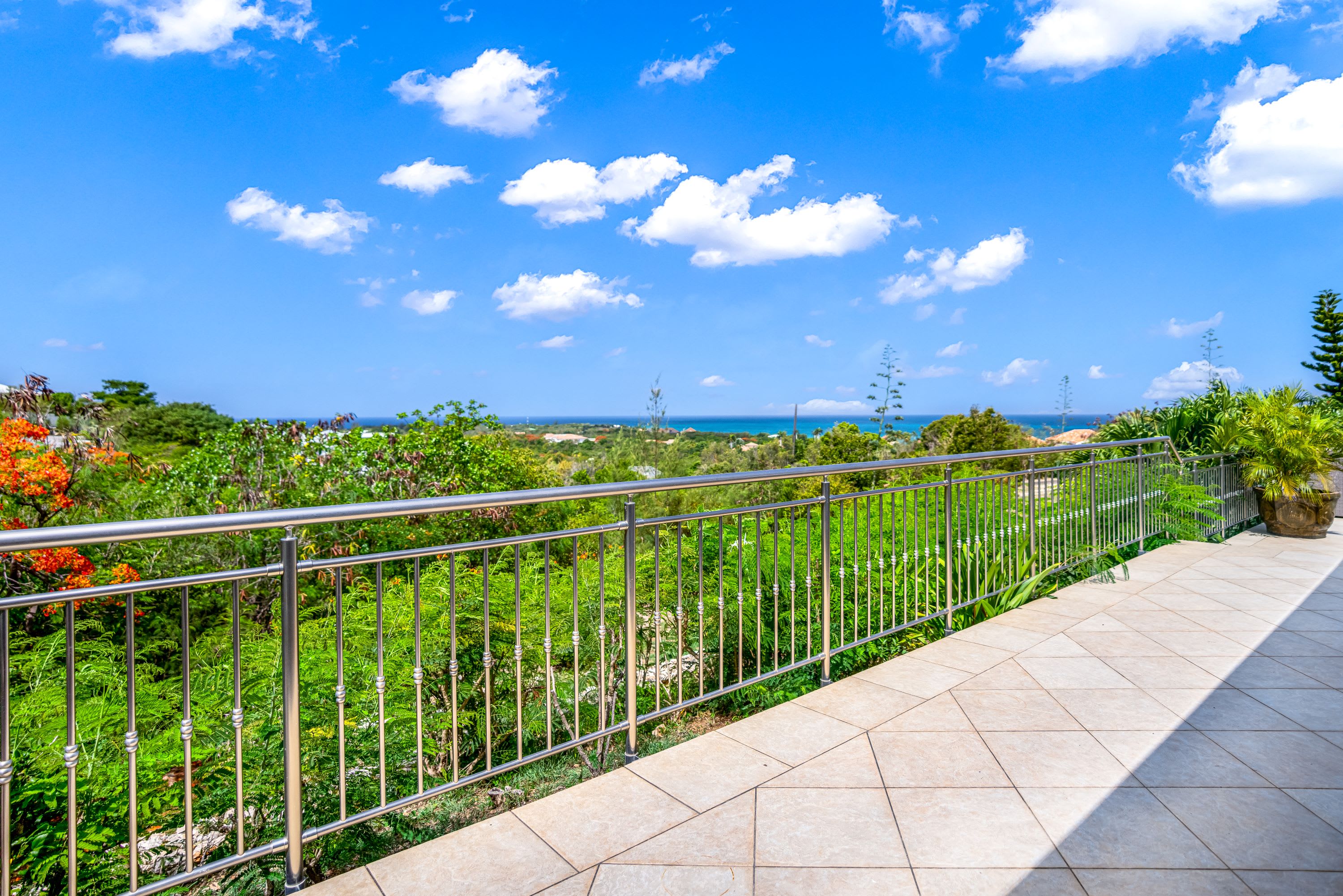 Villa Madras, 5 Bedroom Terres Basses Villa with Sea Views - Photo 11