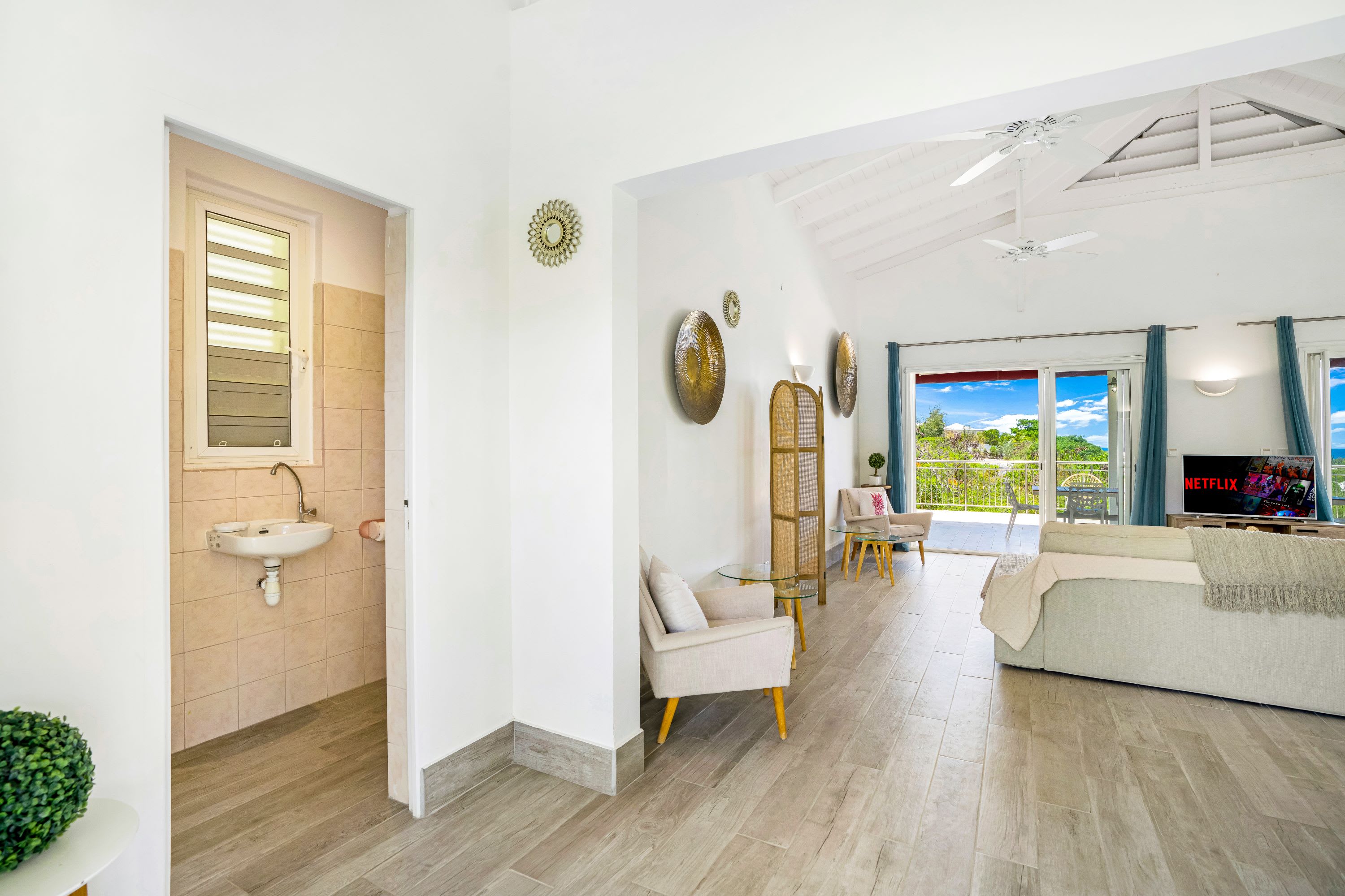 Villa Madras, 5 Bedroom Terres Basses Villa with Sea Views - Photo 13