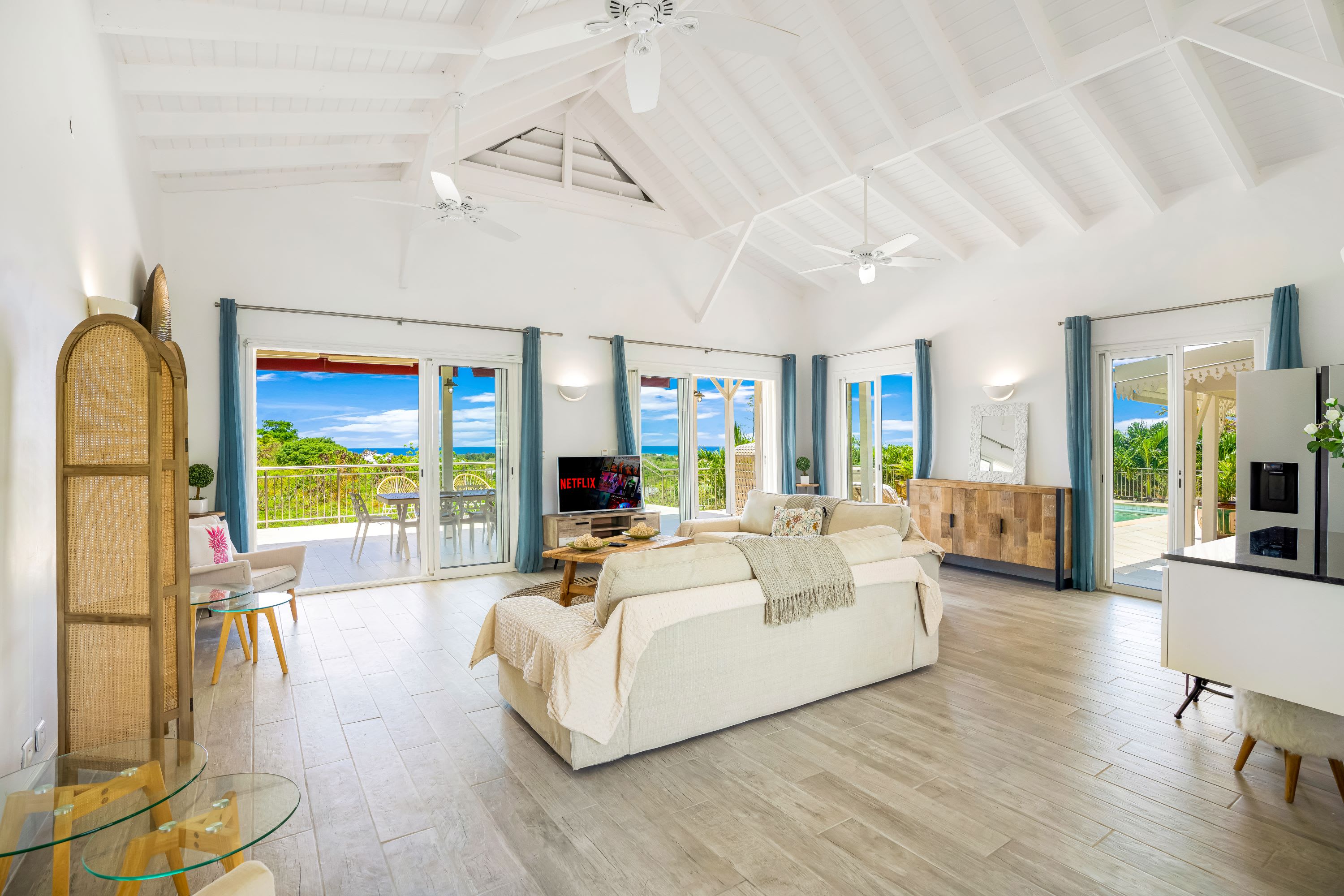 Villa Madras, 5 Bedroom Terres Basses Villa with Sea Views - Photo 15