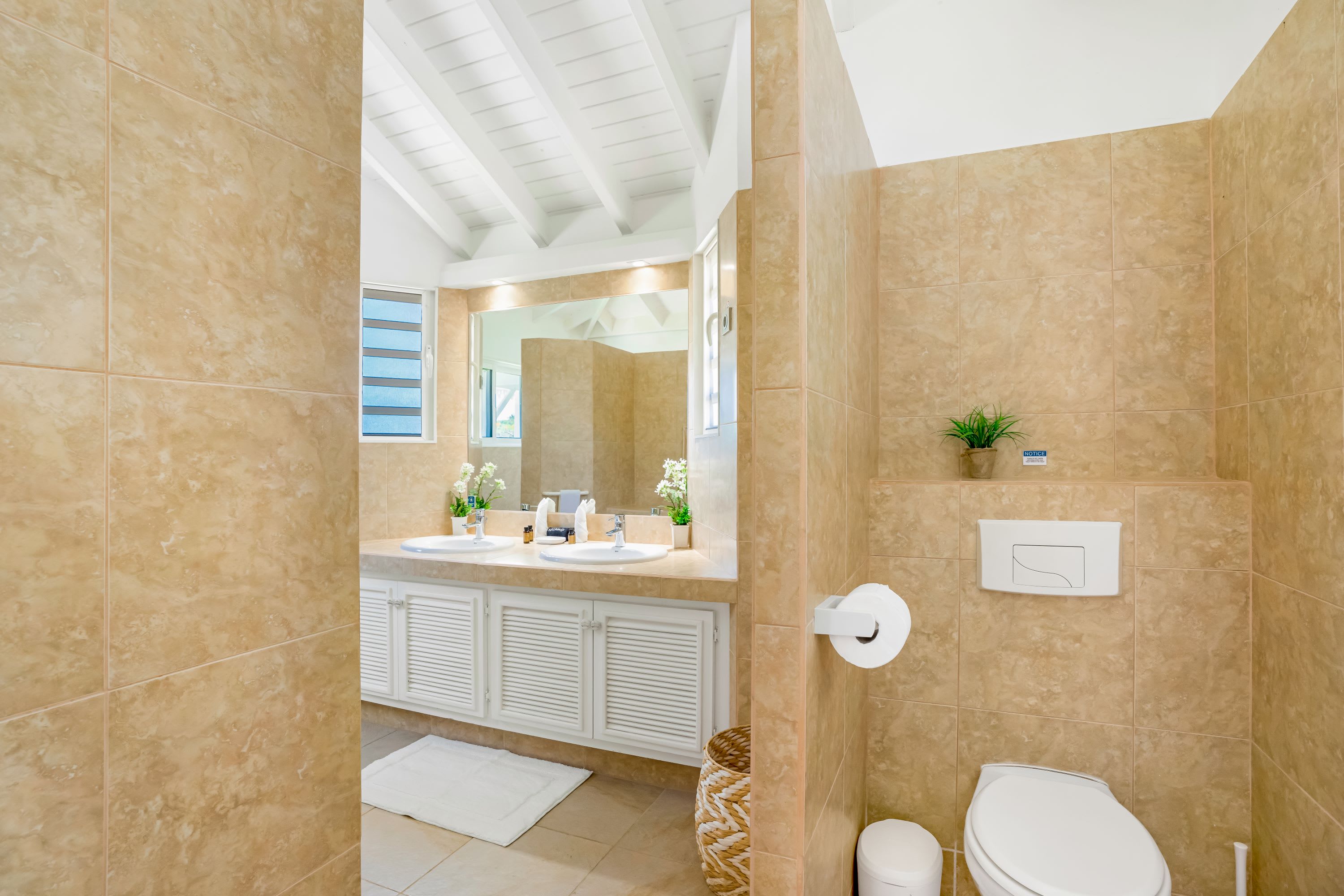 Villa Madras, 5 Bedroom Terres Basses Villa with Sea Views - Photo 35