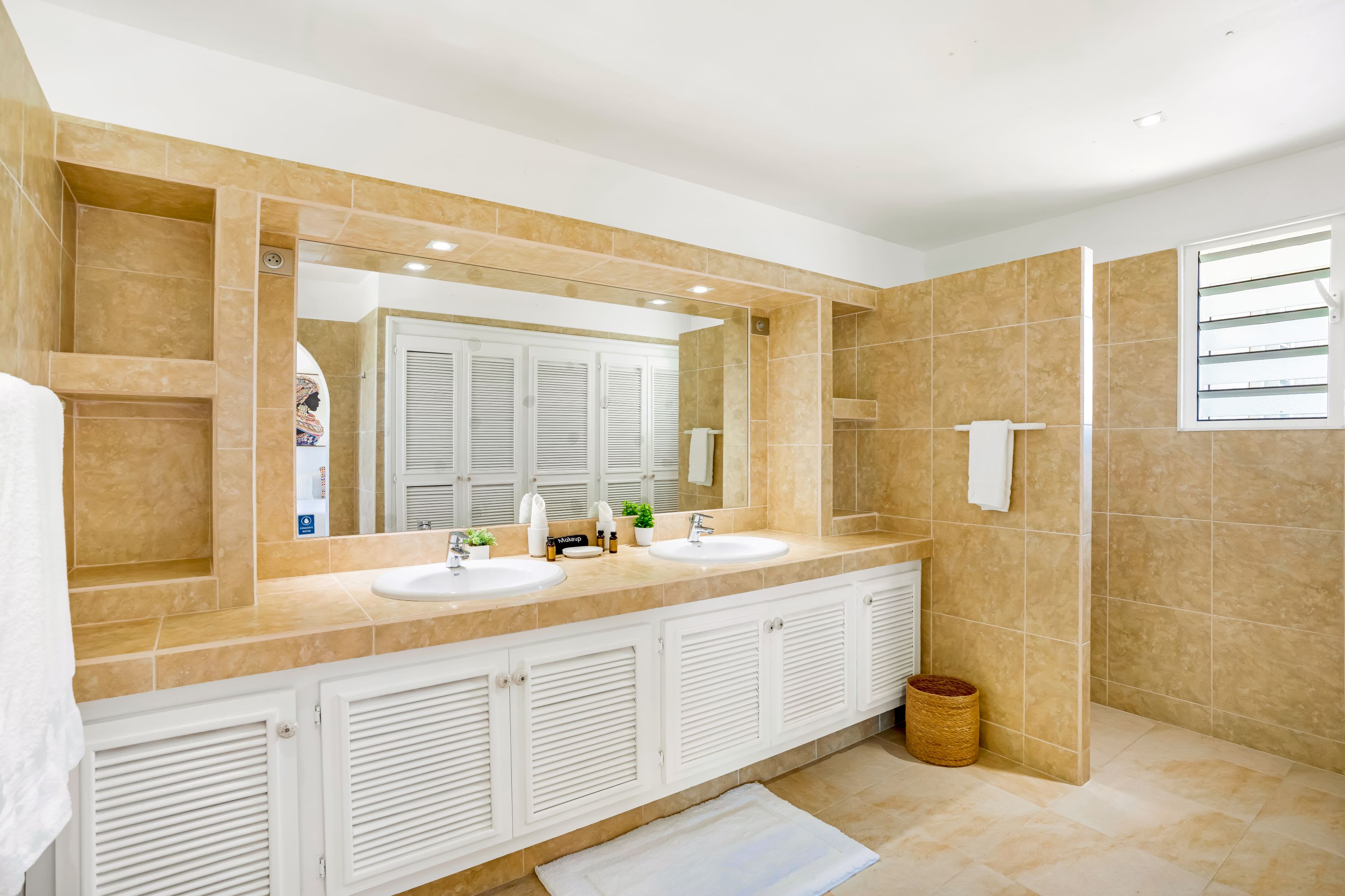 Villa Madras, 5 Bedroom Terres Basses Villa with Sea Views - Photo 44