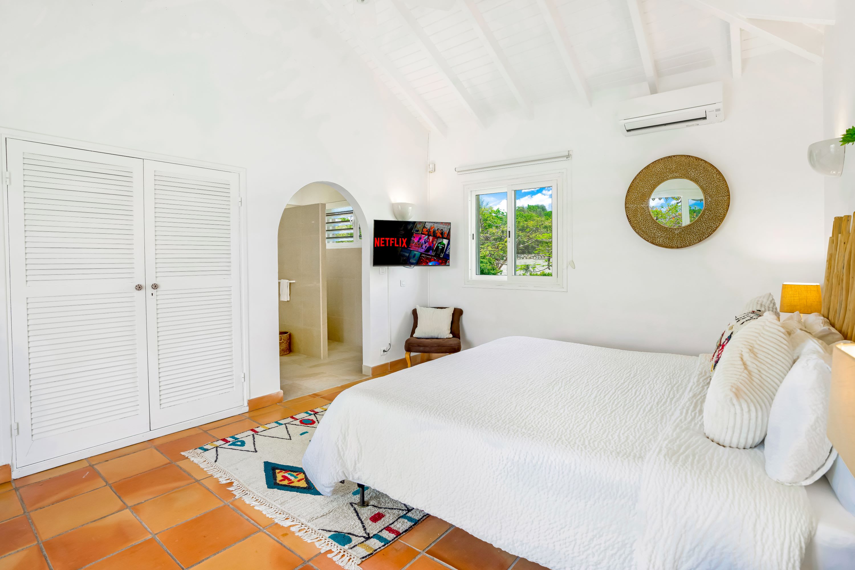 Villa Madras, 5 Bedroom Terres Basses Villa with Sea Views - Photo 47