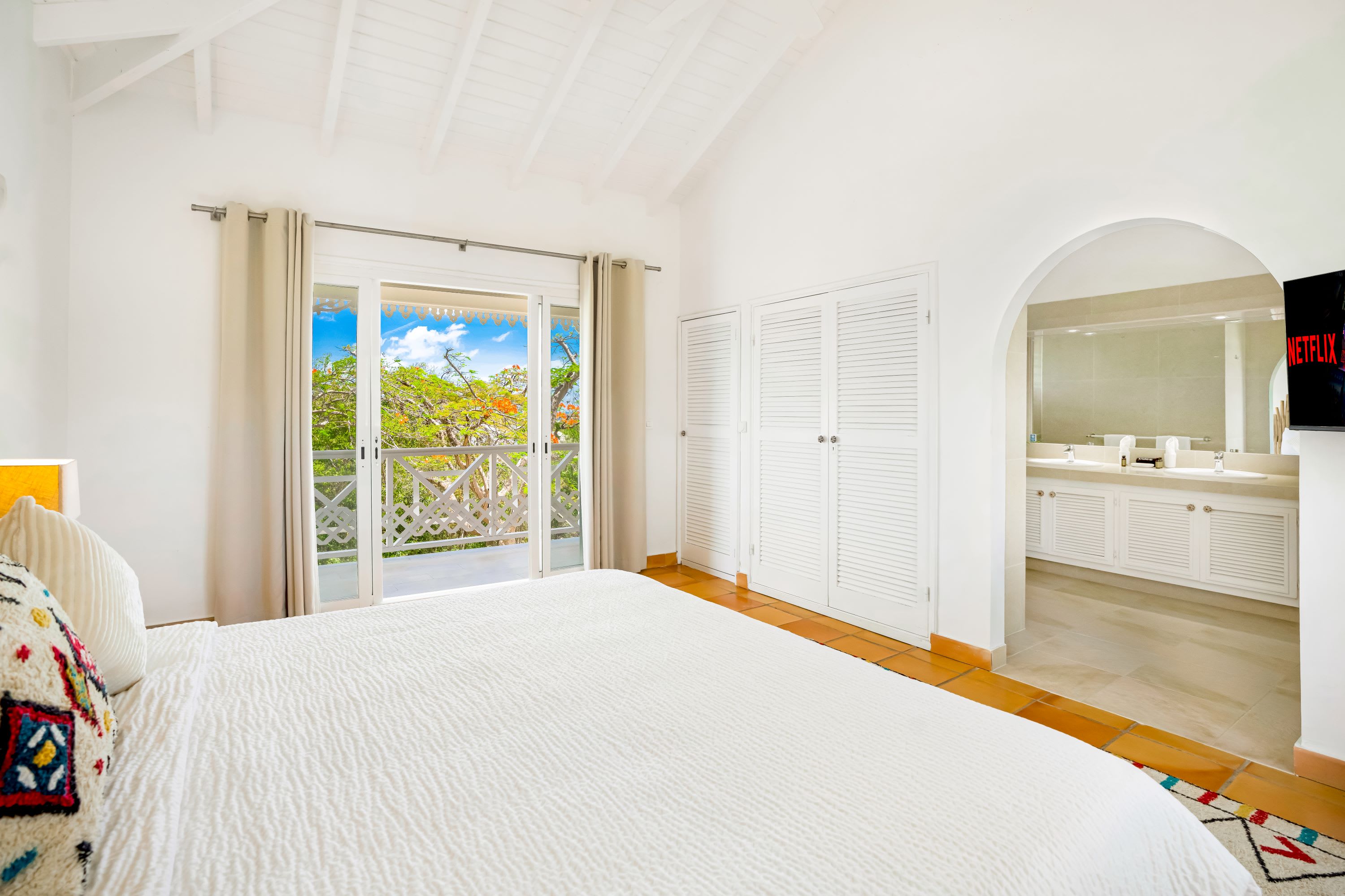 Villa Madras, 5 Bedroom Terres Basses Villa with Sea Views - Photo 48