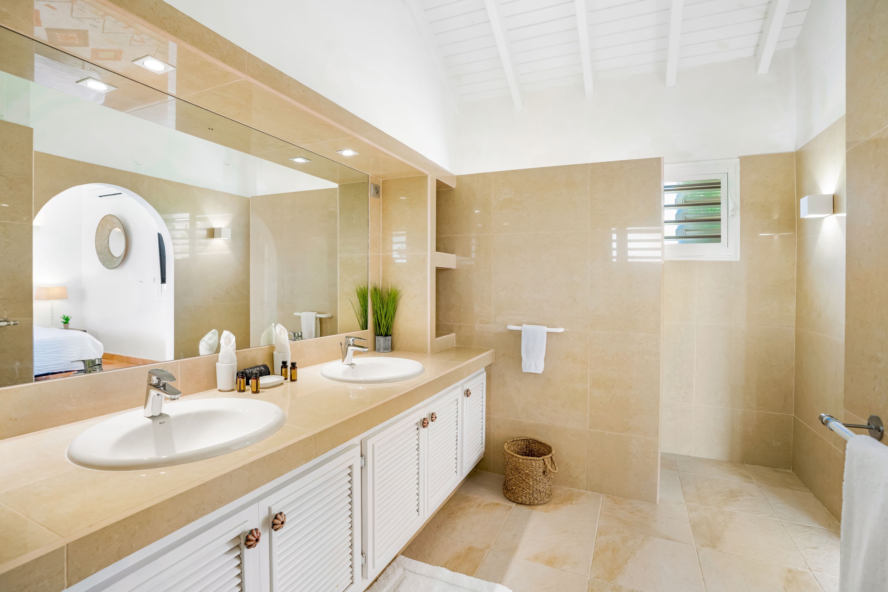 Villa Madras, 5 Bedroom Terres Basses Villa with Sea Views - Photo 52