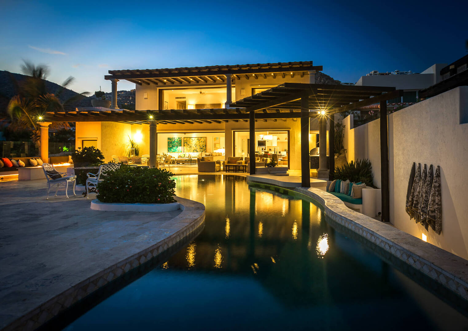 Villa Pacifica, Beachfront Pedregal Villa with Pool, Jacuzzi and Home Theatre Gallery 3