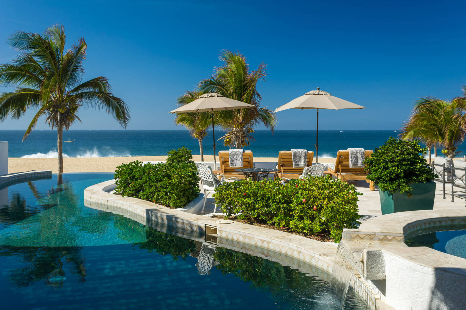 Villa Pacifica, Beachfront Pedregal Villa with Pool, Jacuzzi and Home Theatre - Photo 5