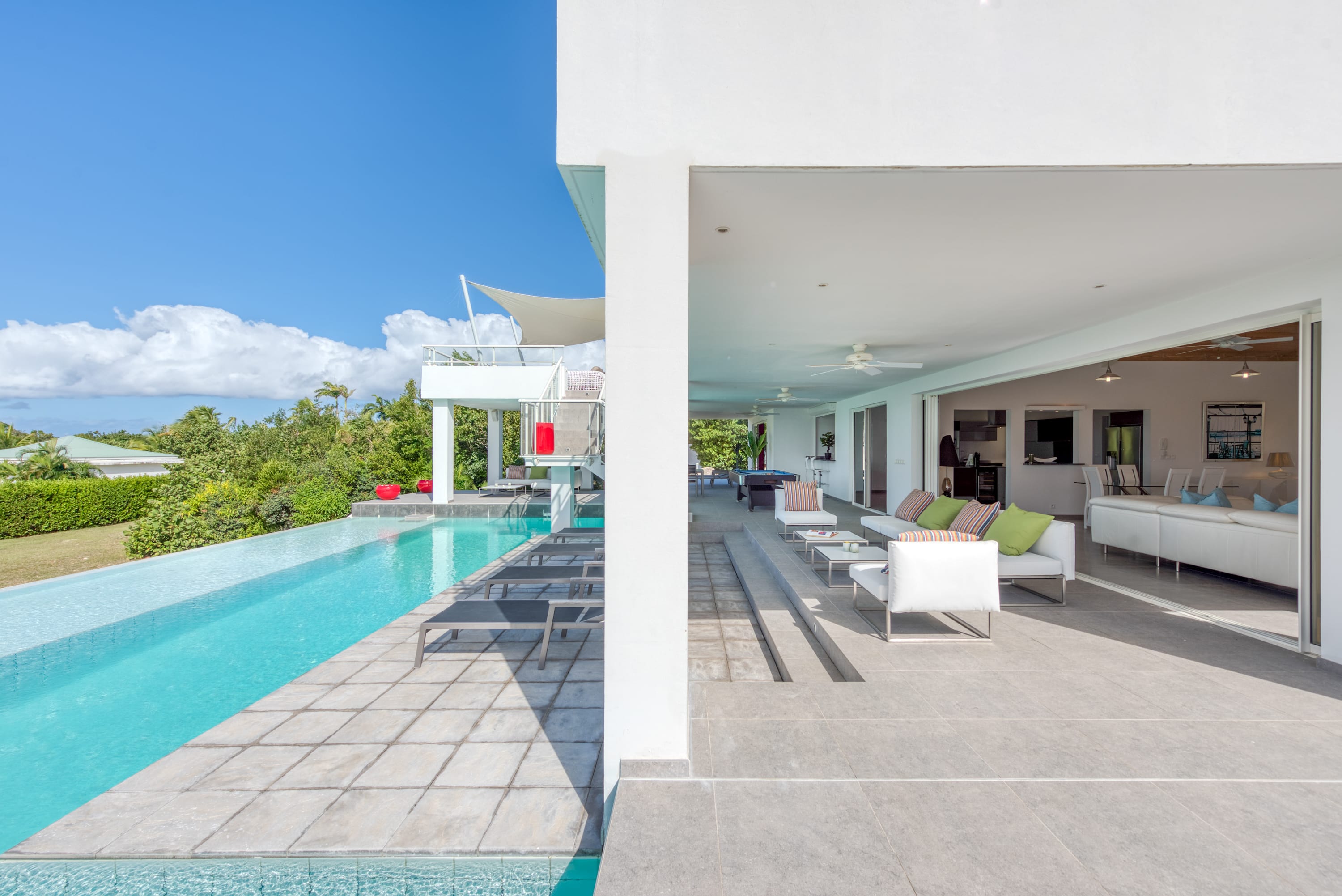 Villa Palm Bay, a Sleek Sea View Retreat in Terres Basses - Photo 11