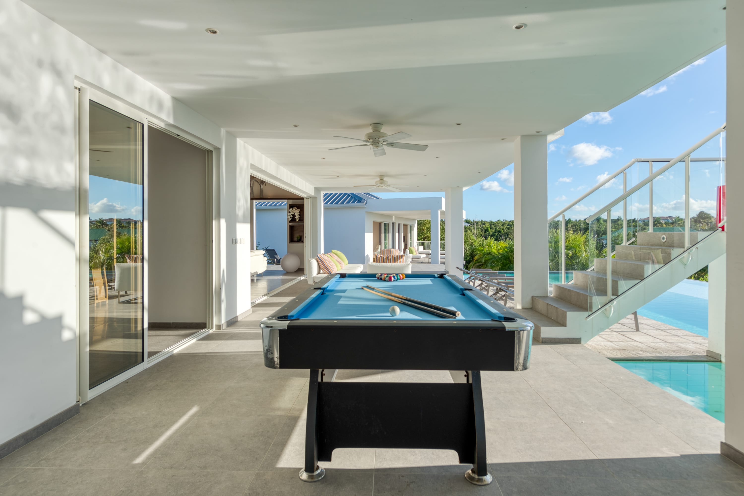 Villa Palm Bay, a Sleek Sea View Retreat in Terres Basses - Photo 13