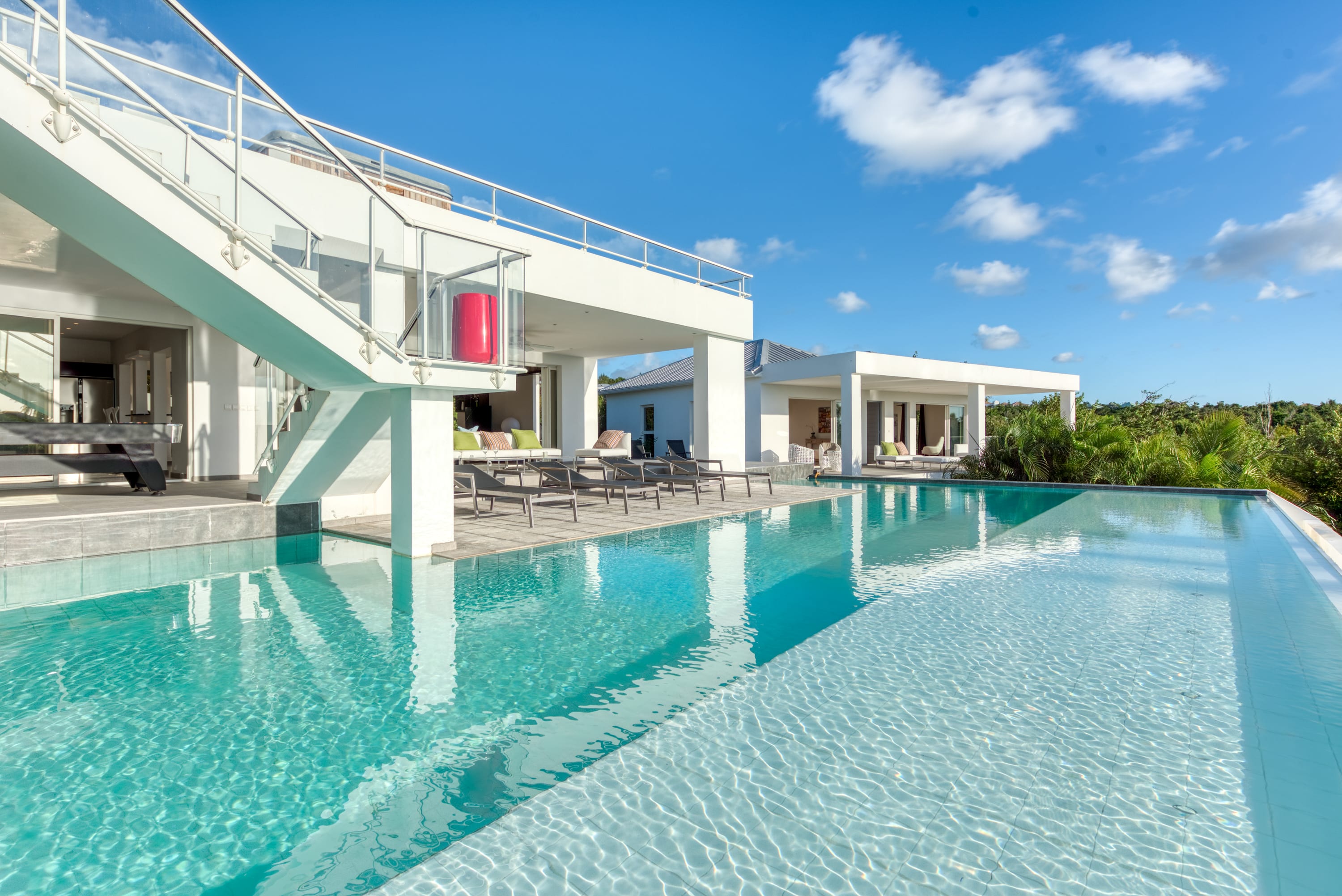 Villa Palm Bay, a Sleek Sea View Retreat in Terres Basses Gallery 1