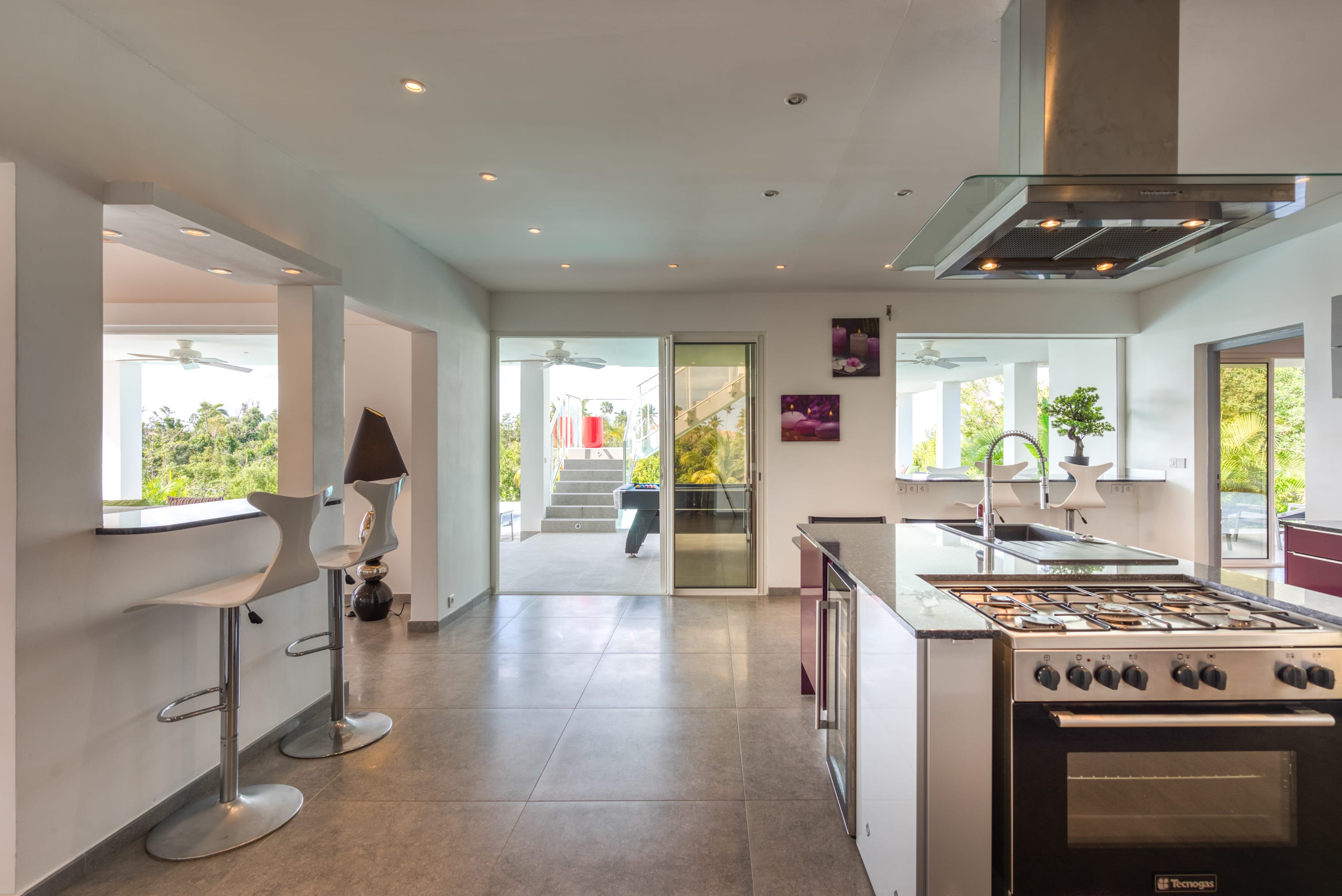 Villa Palm Bay, a Sleek Sea View Retreat in Terres Basses - Photo 21