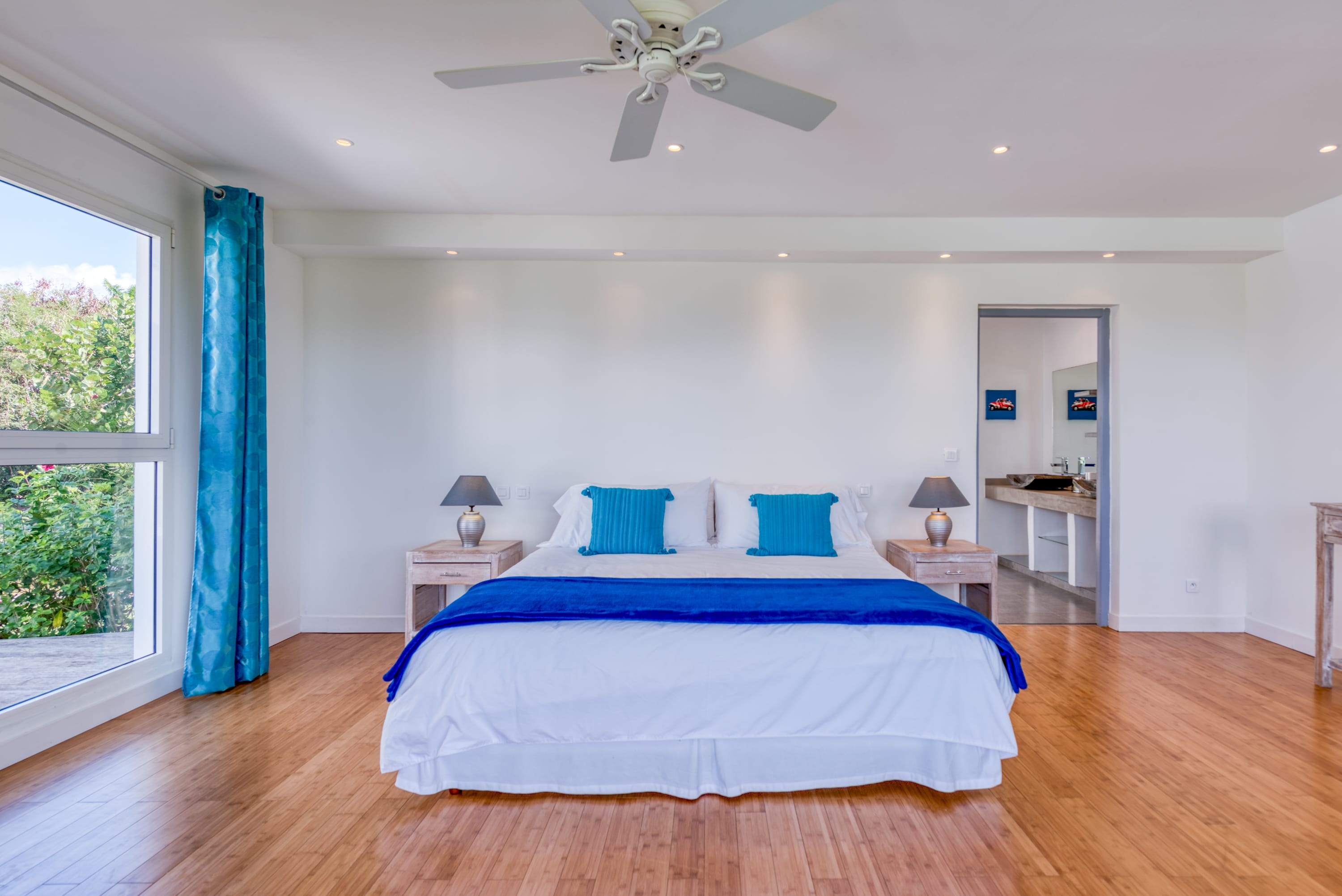 Villa Palm Bay, a Sleek Sea View Retreat in Terres Basses - Photo 35