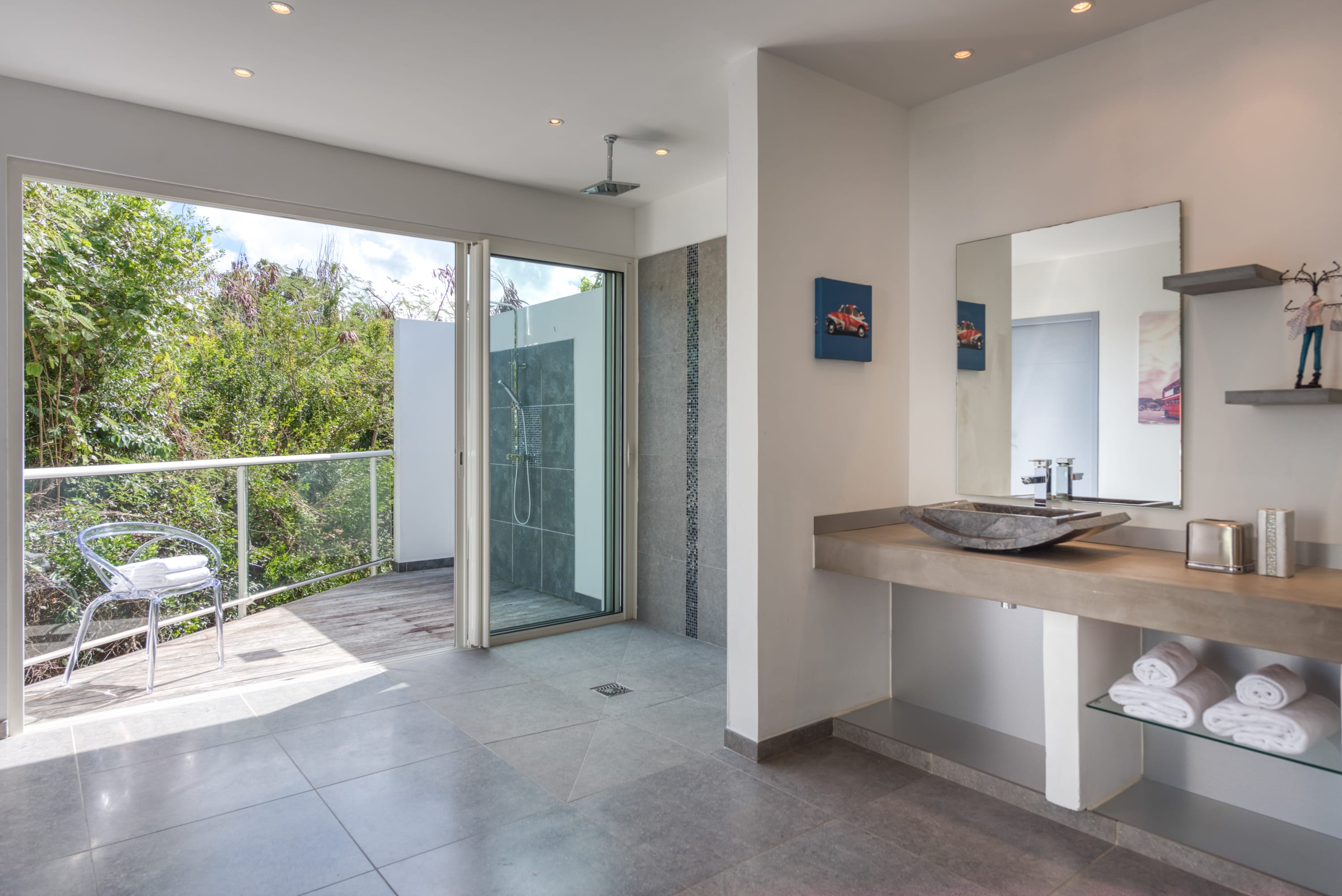 Villa Palm Bay, a Sleek Sea View Retreat in Terres Basses - Photo 39