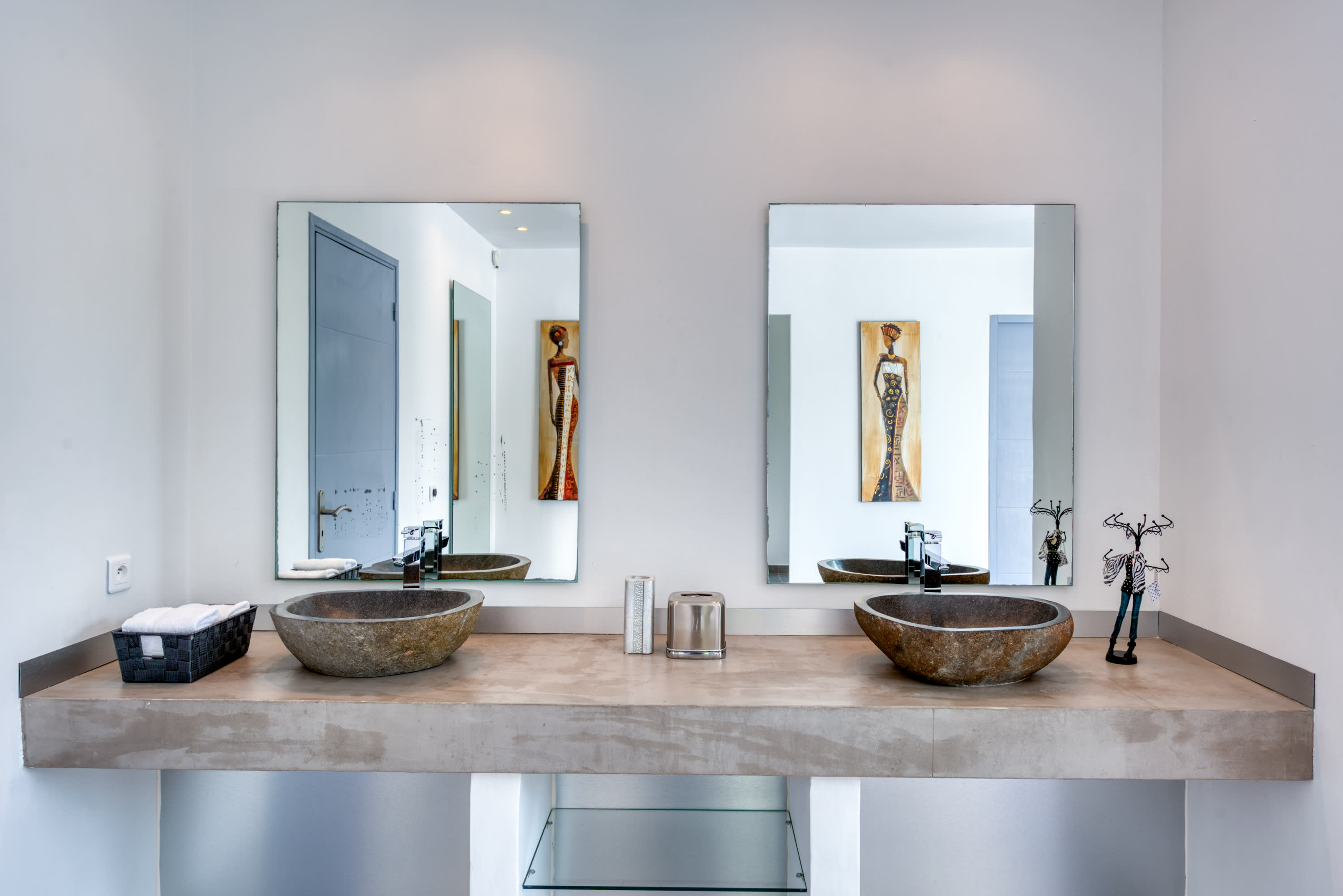 Villa Palm Bay, a Sleek Sea View Retreat in Terres Basses - Photo 43