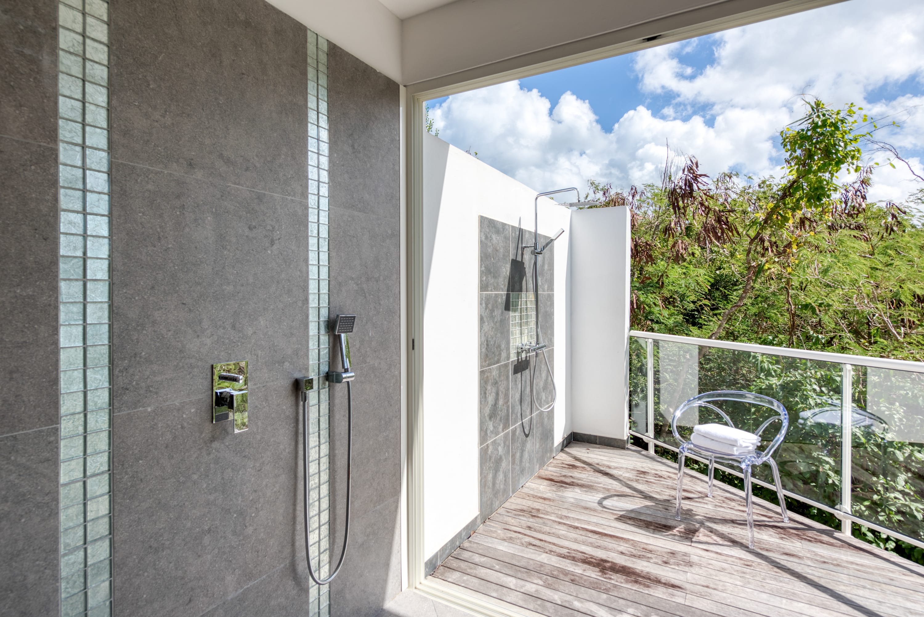 Villa Palm Bay, a Sleek Sea View Retreat in Terres Basses - Photo 44