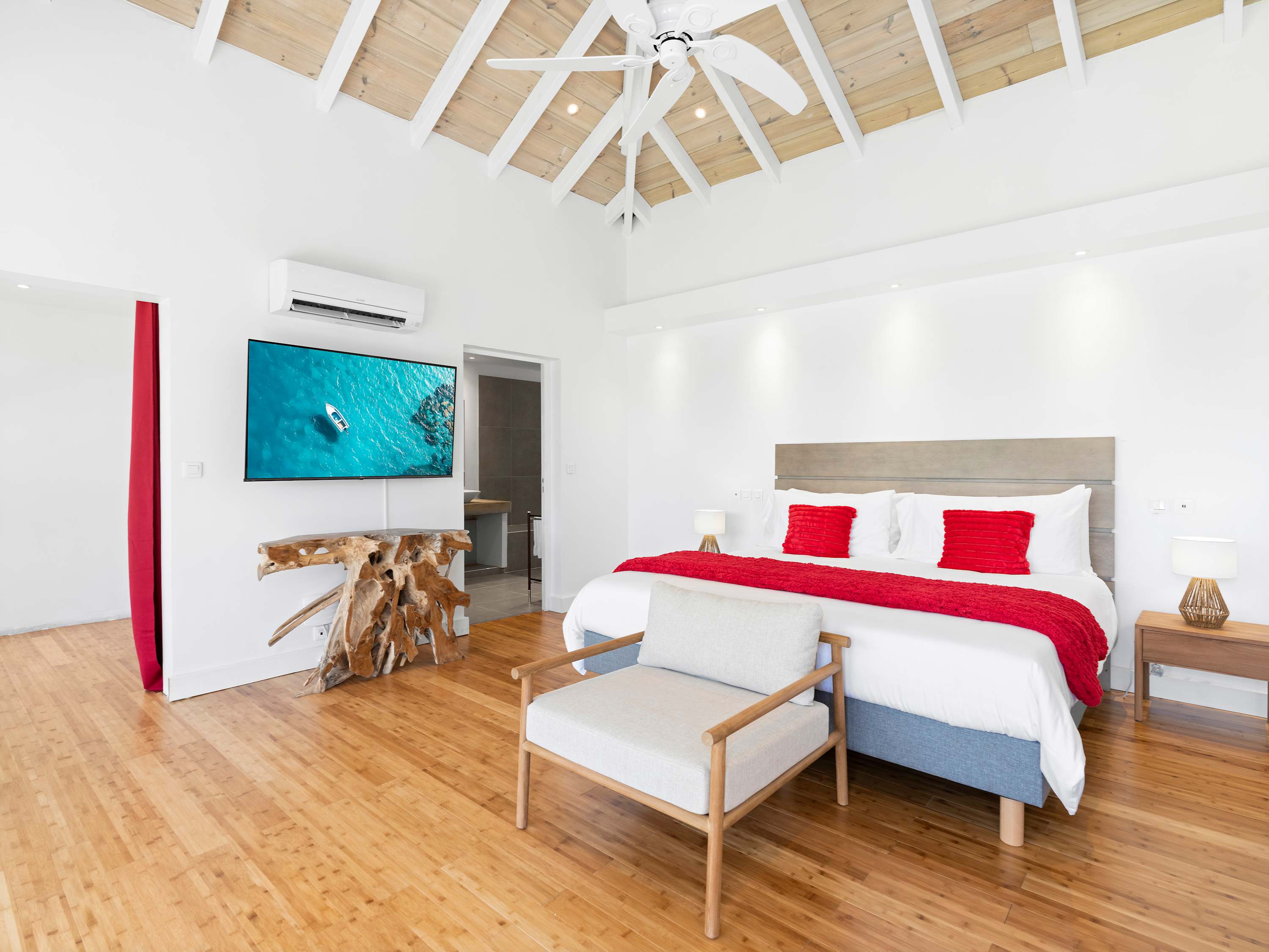 Villa Palm Bay, a Sleek Sea View Retreat in Terres Basses - Photo 45