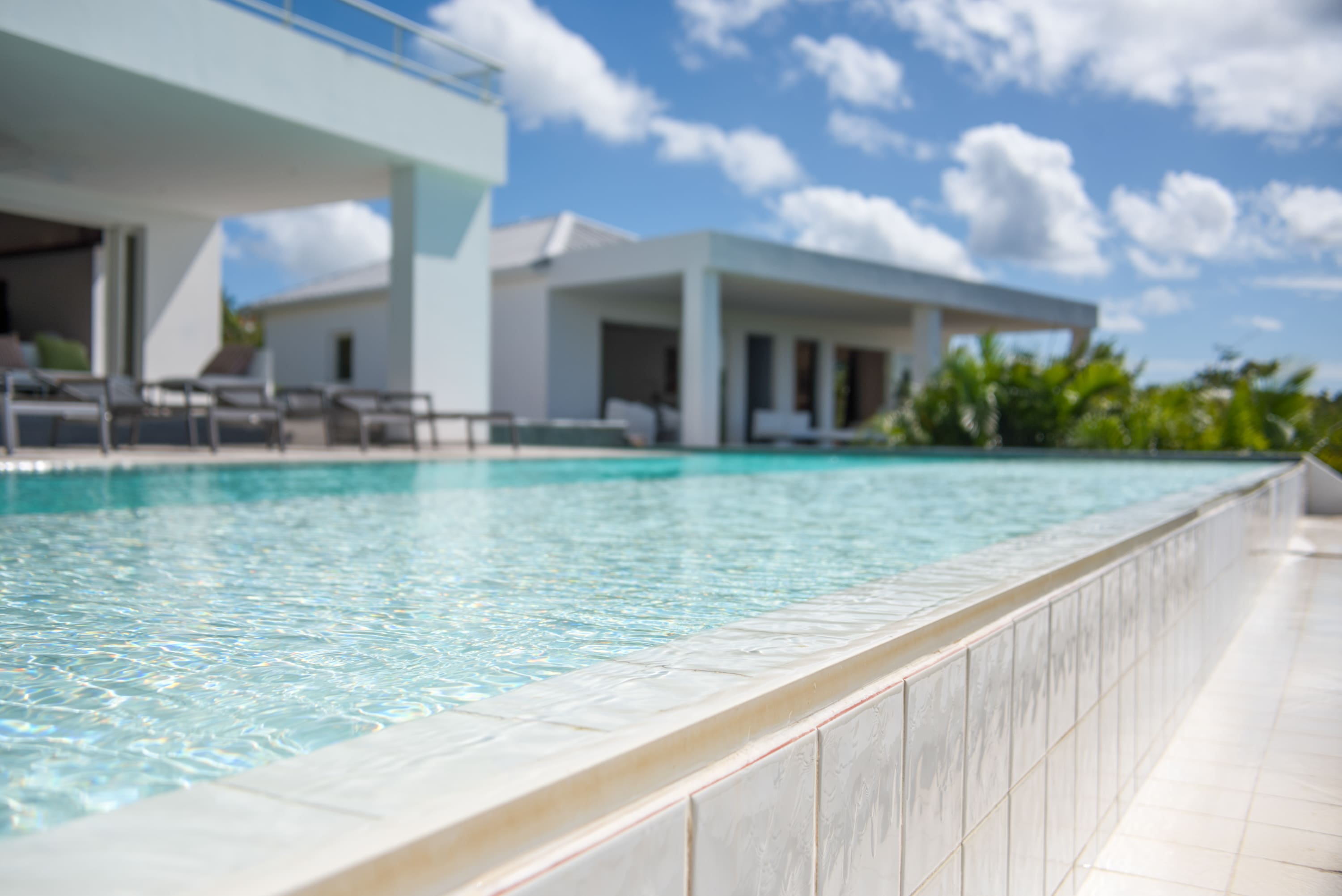 Villa Palm Bay, a Sleek Sea View Retreat in Terres Basses - Photo 5