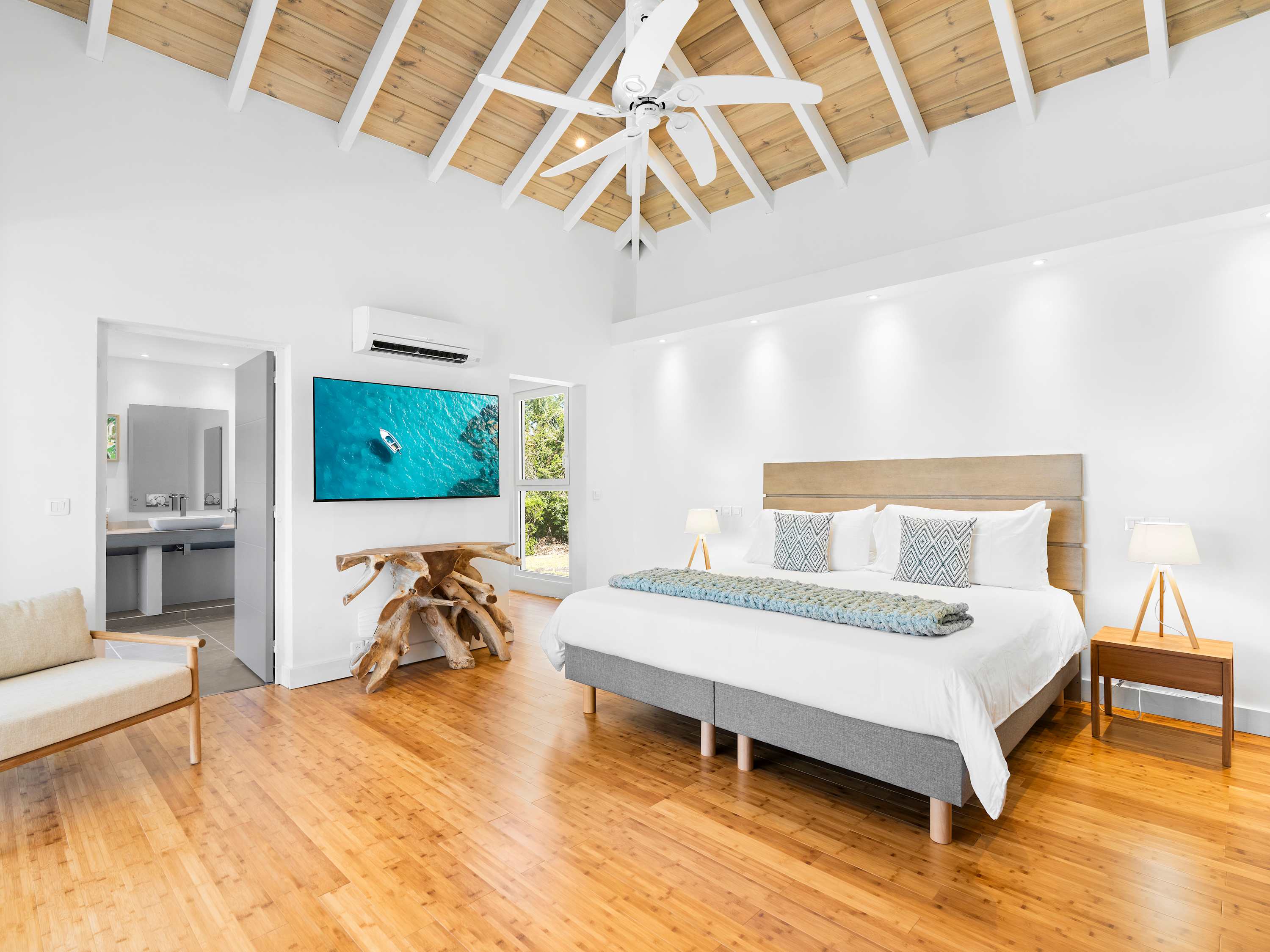 Villa Palm Bay, a Sleek Sea View Retreat in Terres Basses - Photo 60
