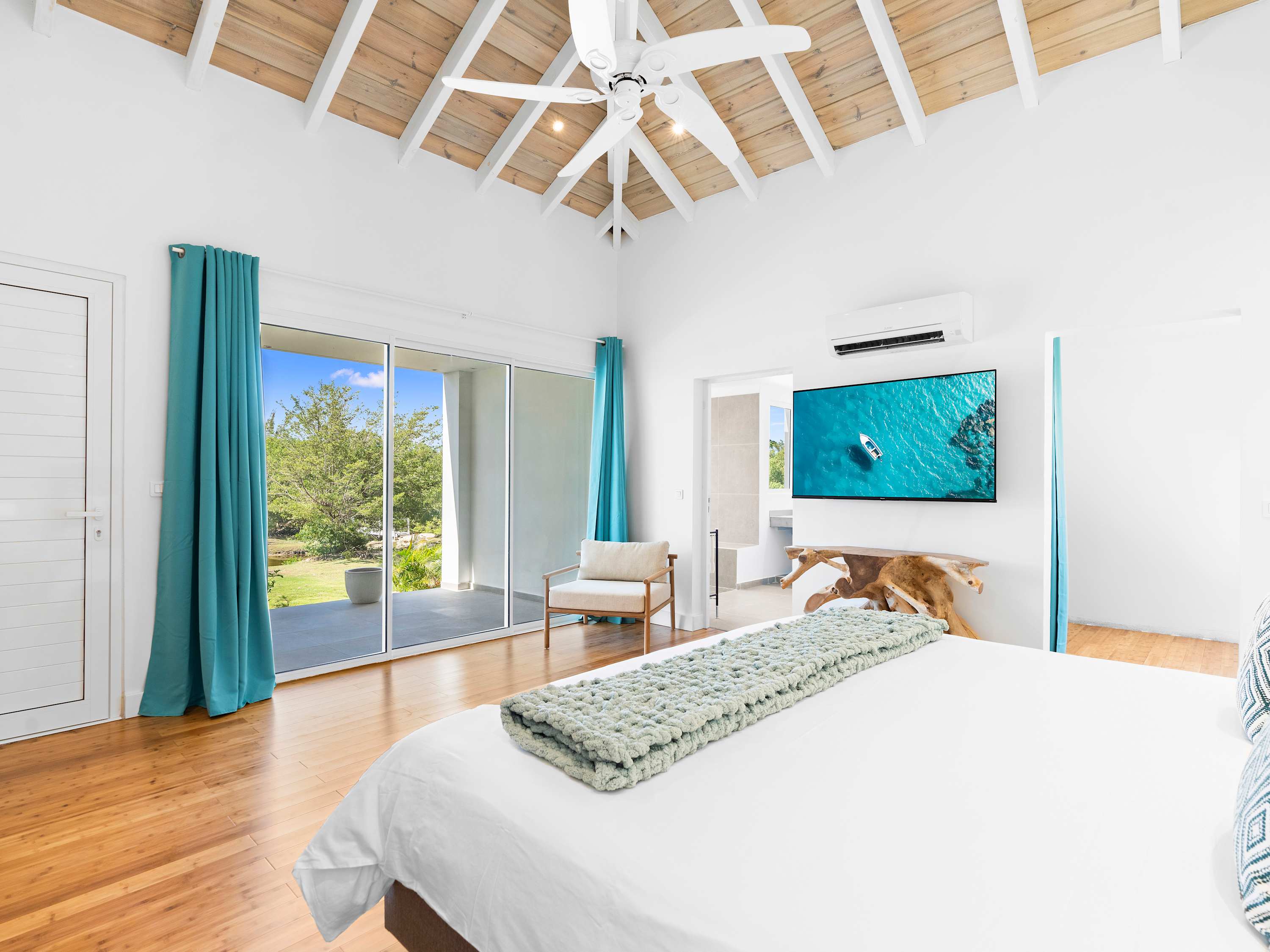 Villa Palm Bay, a Sleek Sea View Retreat in Terres Basses - Photo 66