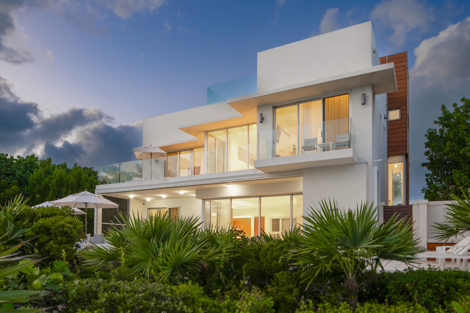 Villa Sol y Luna, Oceanfront Glass and Moonlit Terraces in Providenciales - Photo 32