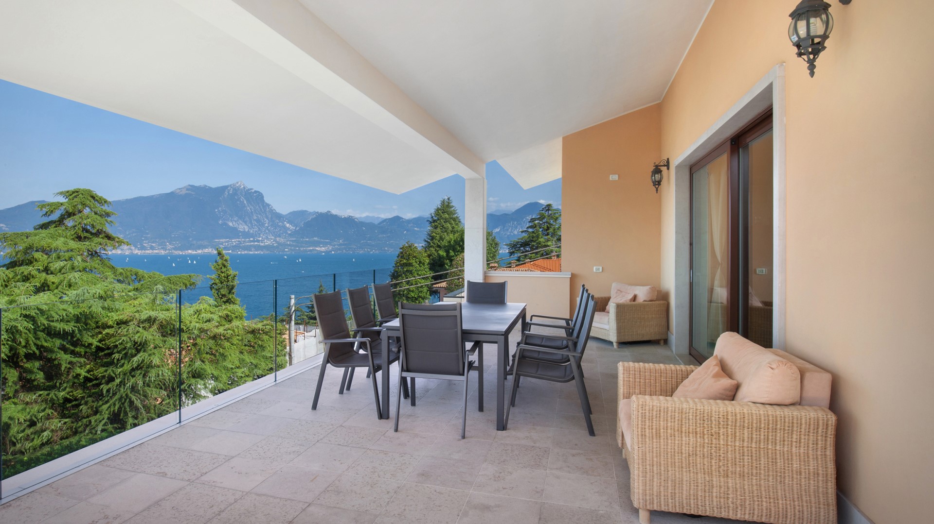 Villa Sybille, Contemporary Lake Garda Villa with Panoramic Views - Photo 18
