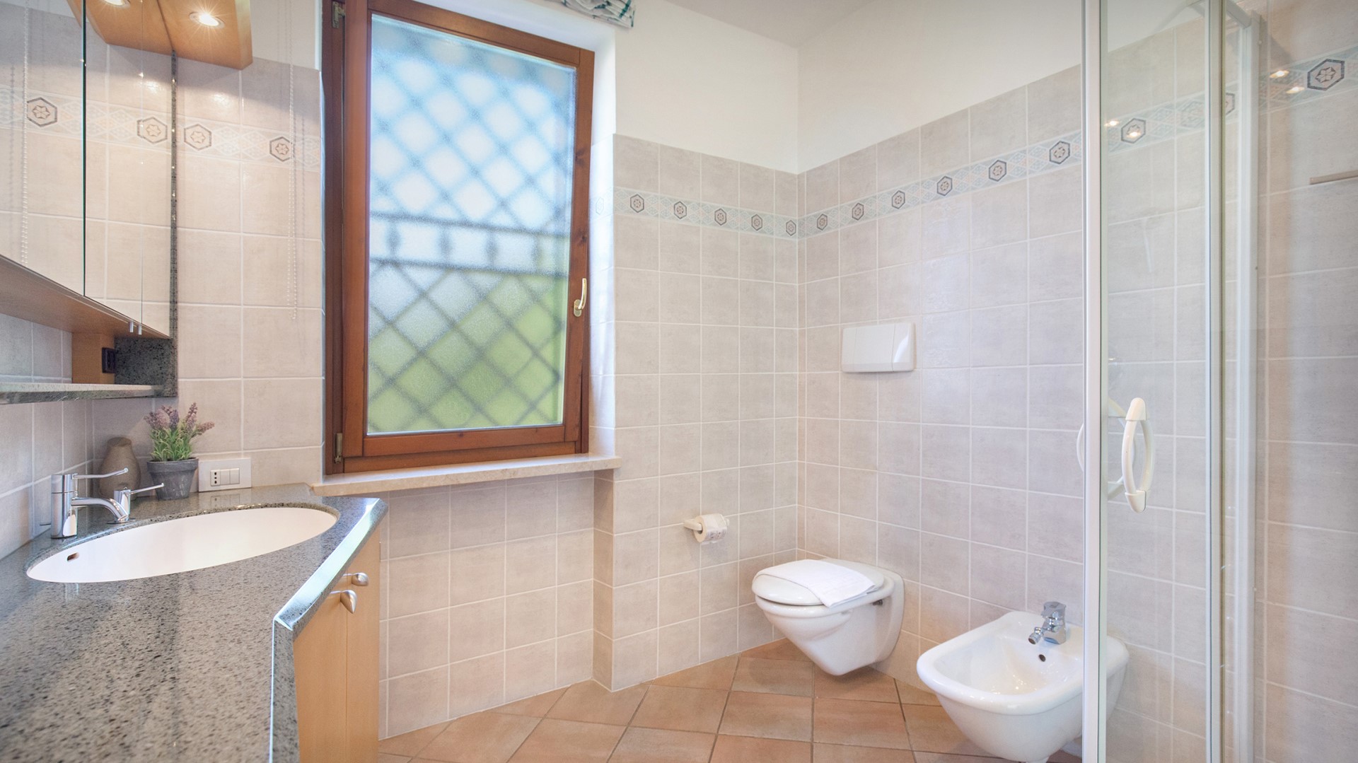 Villa Sybille, Contemporary Lake Garda Villa with Panoramic Views - Photo 34
