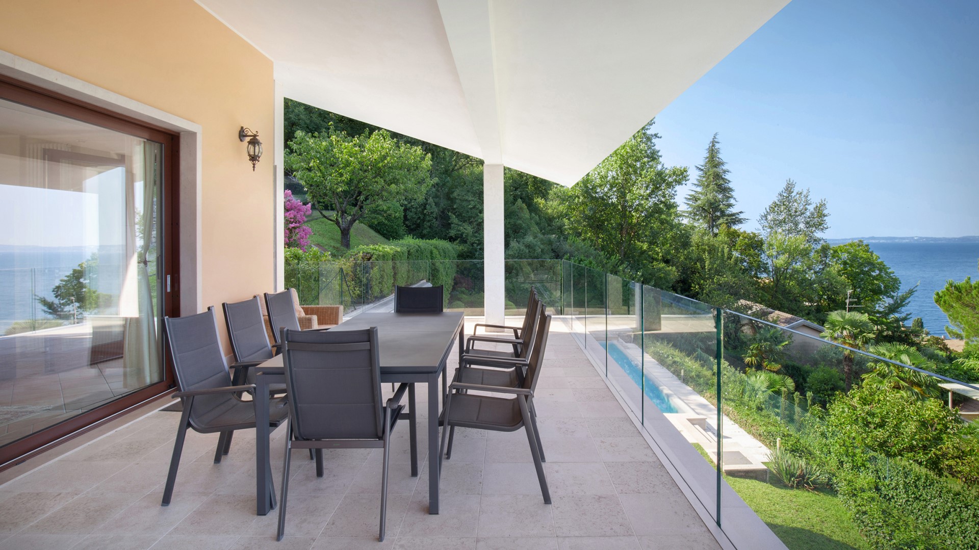 Villa Sybille, Contemporary Lake Garda Villa with Panoramic Views - Photo 10