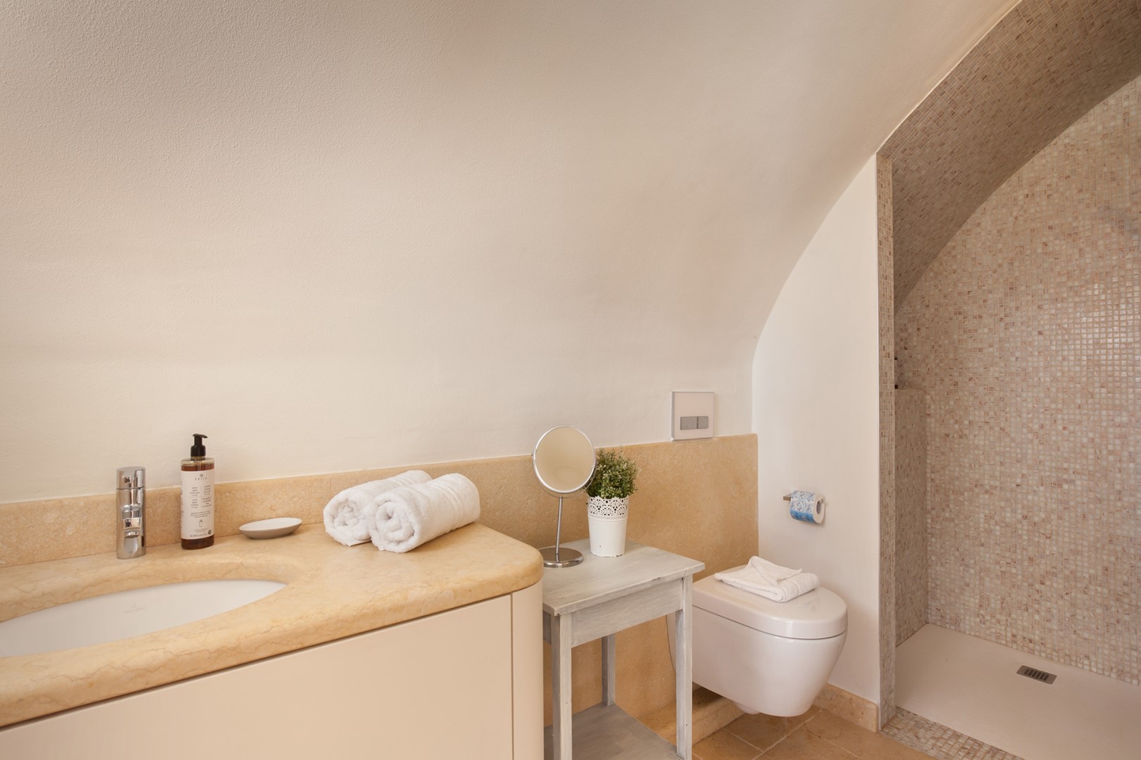 Villa Tenuta Campetti, Seven Bedrooms Among Veneto Vines Near Lake Garda - Photo 28