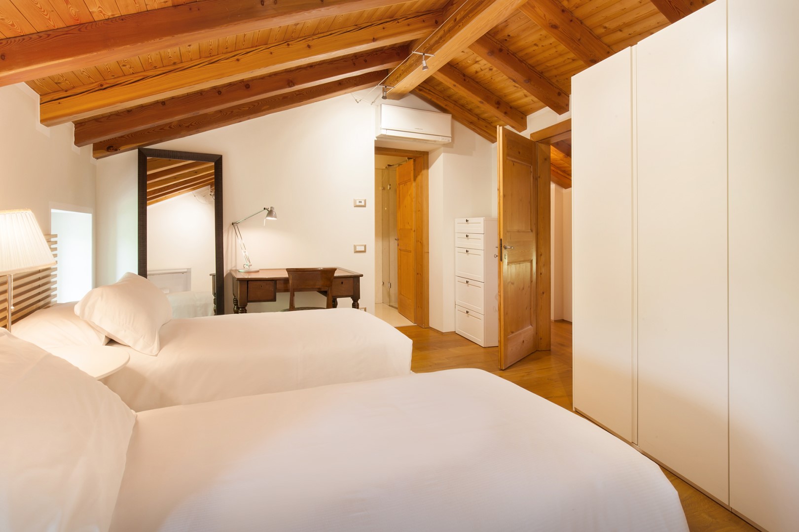 Villa Tenuta Campetti, Seven Bedrooms Among Veneto Vines Near Lake Garda - Photo 39