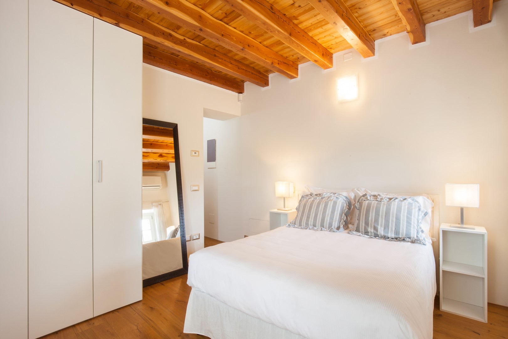 Villa Tenuta Campetti, Seven Bedrooms Among Veneto Vines Near Lake Garda - Photo 47