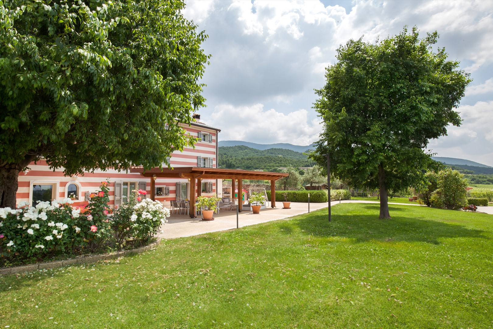 Villa Tenuta Campetti, Seven Bedrooms Among Veneto Vines Near Lake Garda - Photo 6