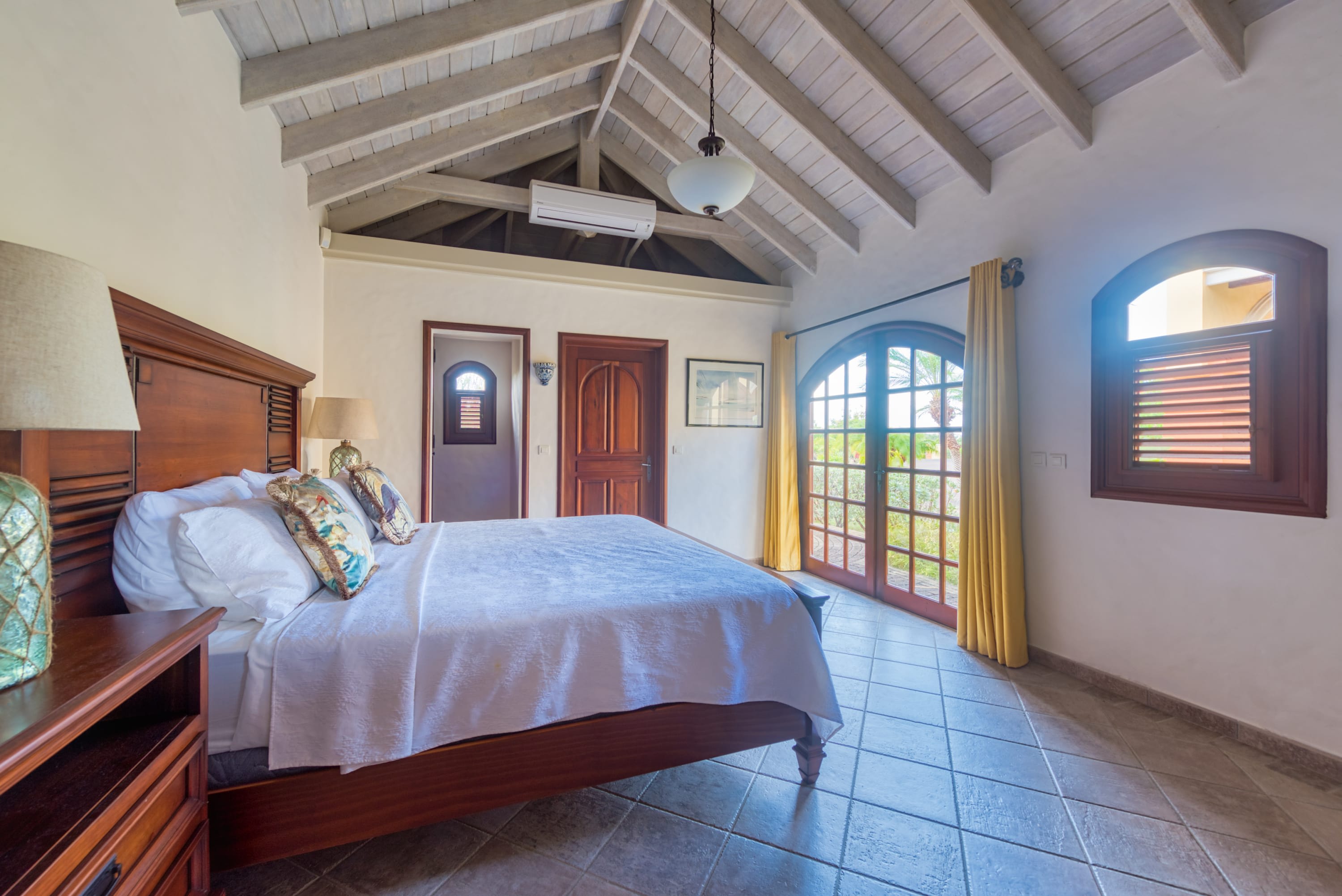 Villa Terre Azure, Terres Basses Villa with Lagoon Views and a 50-Foot Infinity Pool - Photo 13