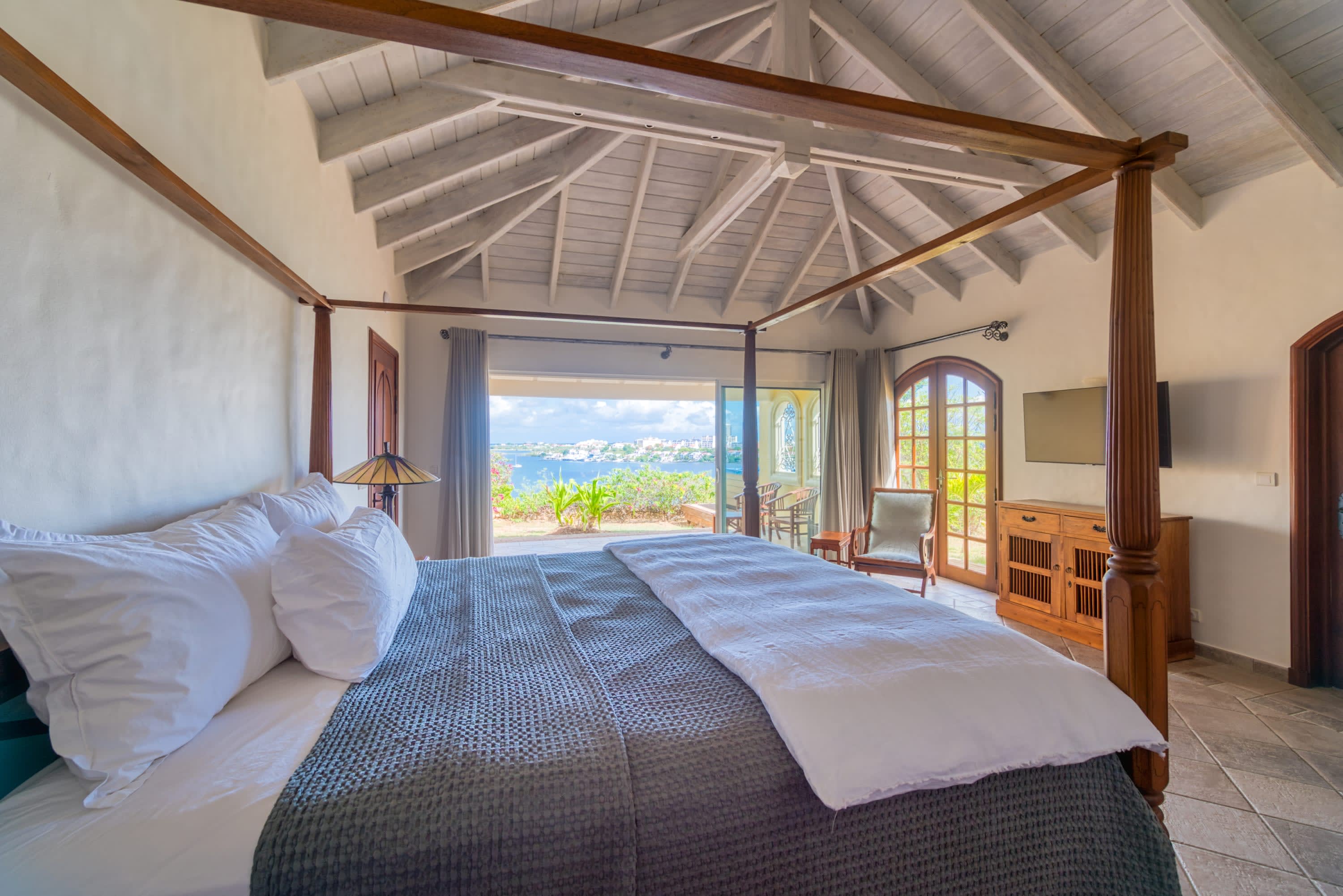 Villa Terre Azure, Terres Basses Villa with Lagoon Views and a 50-Foot Infinity Pool - Photo 15