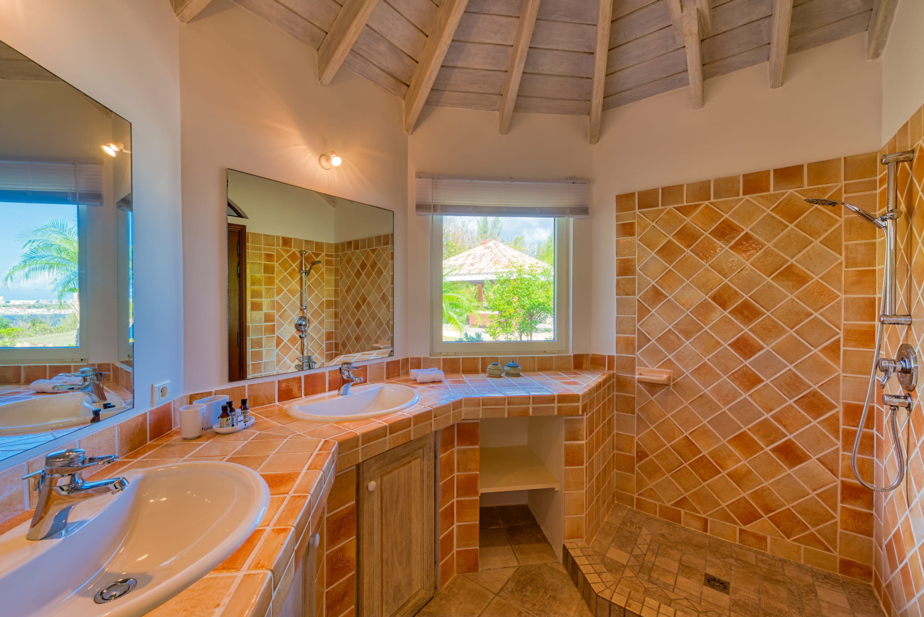 Villa Terre Azure, Terres Basses Villa with Lagoon Views and a 50-Foot Infinity Pool - Photo 26