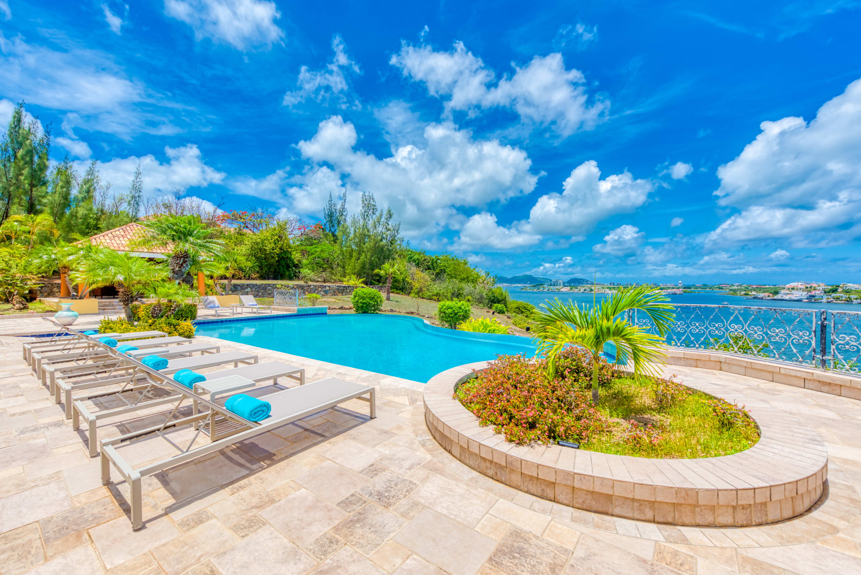 Villa Terre Azure, Terres Basses Villa with Lagoon Views and a 50-Foot Infinity Pool Gallery 2