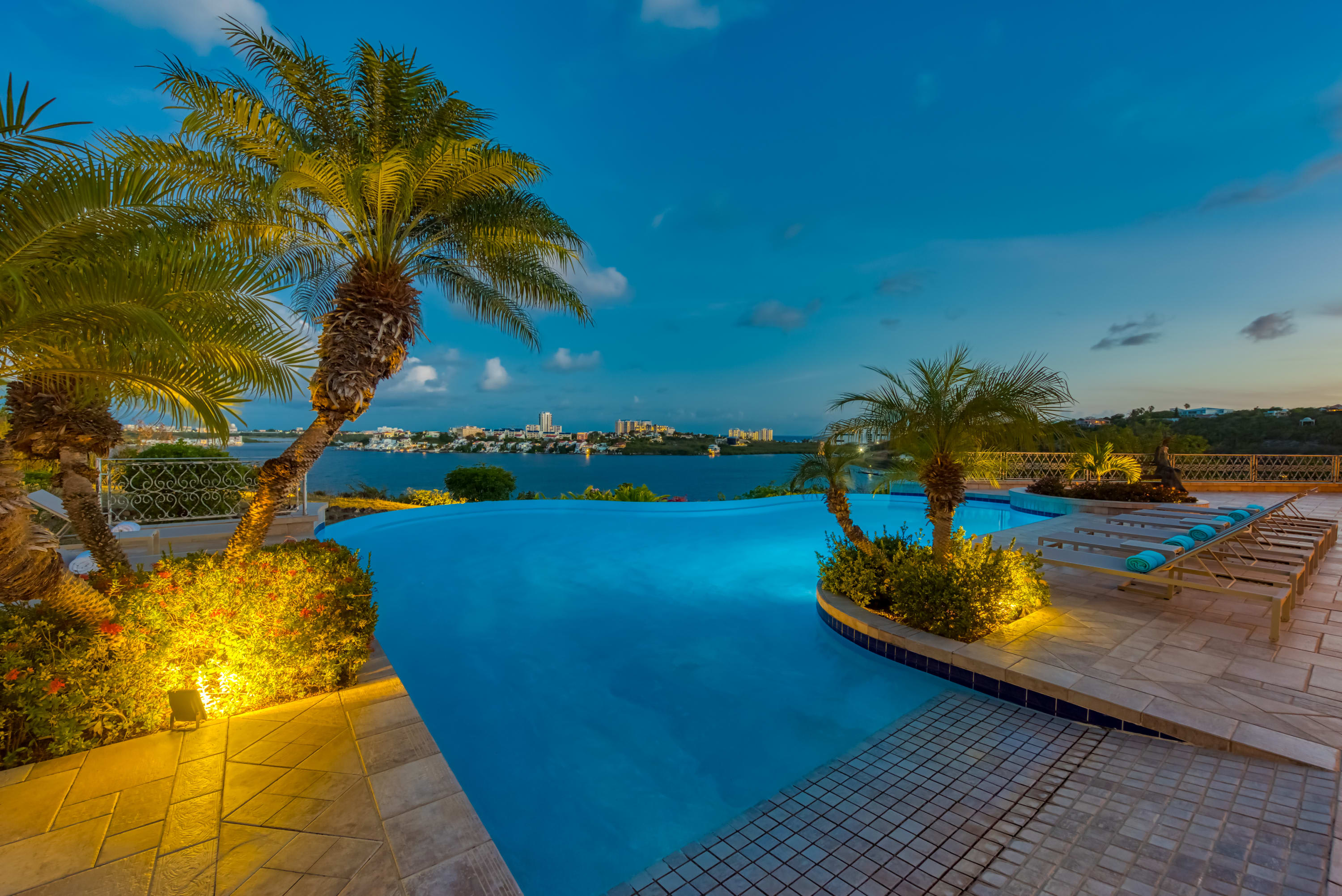 Villa Terre Azure, Terres Basses Villa with Lagoon Views and a 50-Foot Infinity Pool - Photo 30